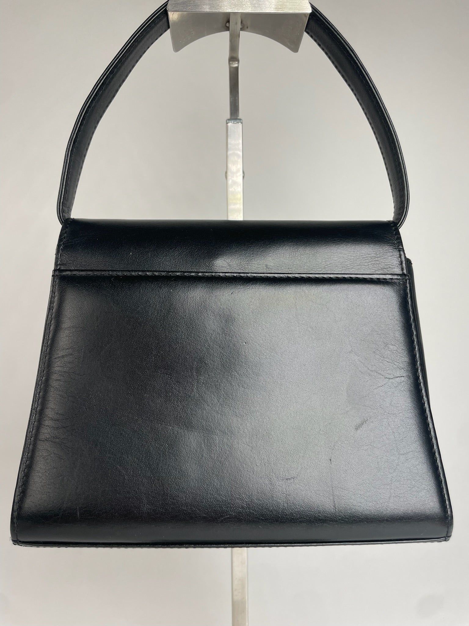 Givenchy Vintage Leather Handbag Black Size ONE SIZE - 9 Thumbnail