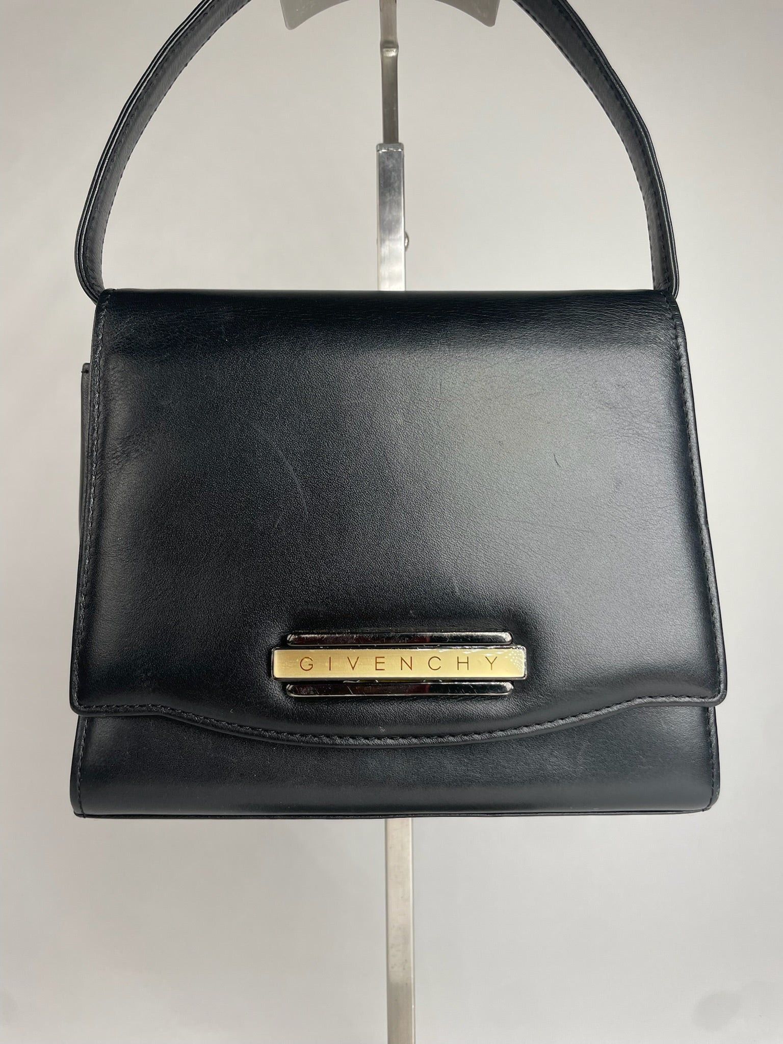 Givenchy Vintage Leather Handbag Black Size ONE SIZE - 7 Thumbnail