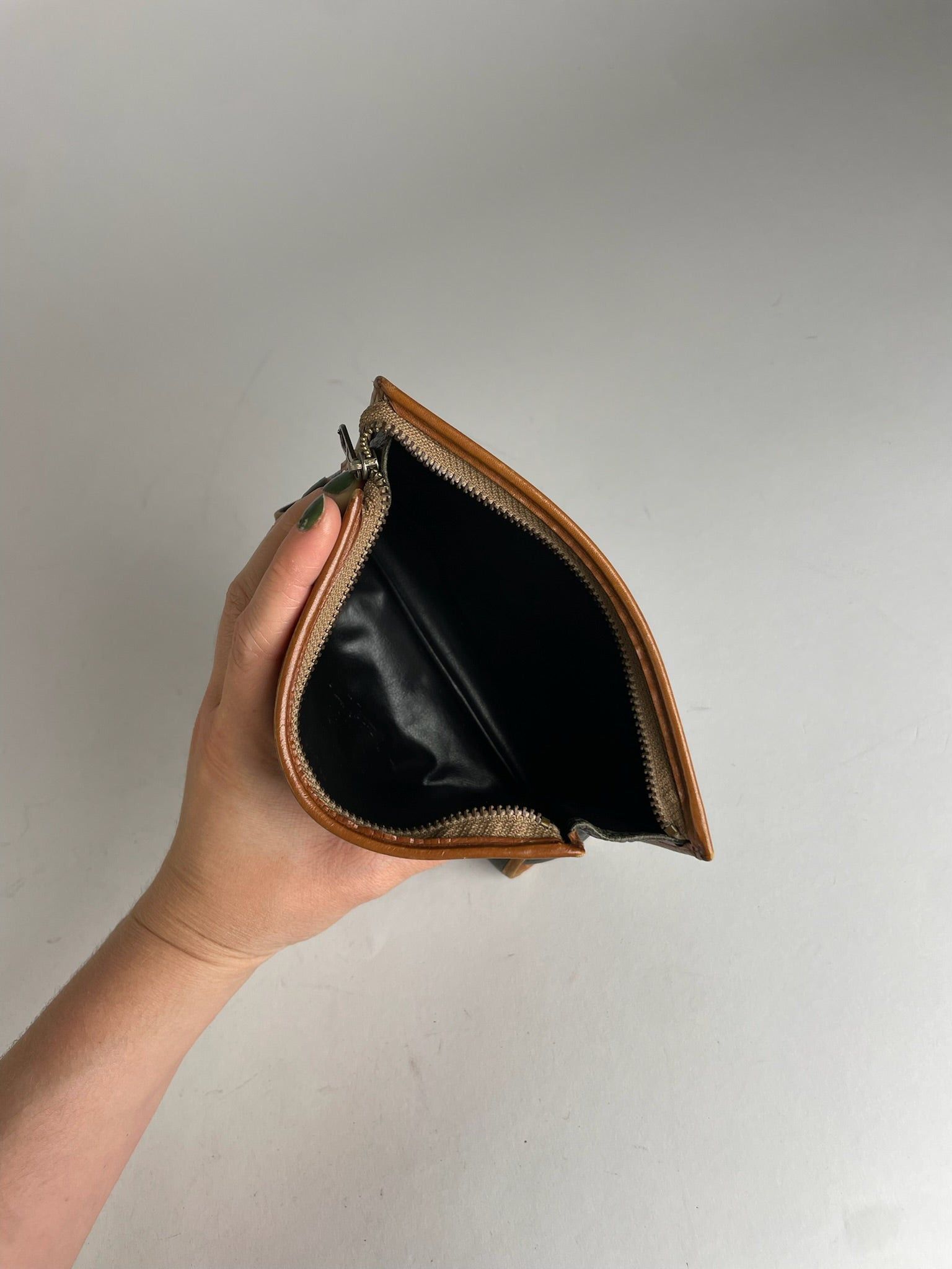 Celine Vintage Paris Clutch Black Brown Size ONE SIZE - 3 Thumbnail