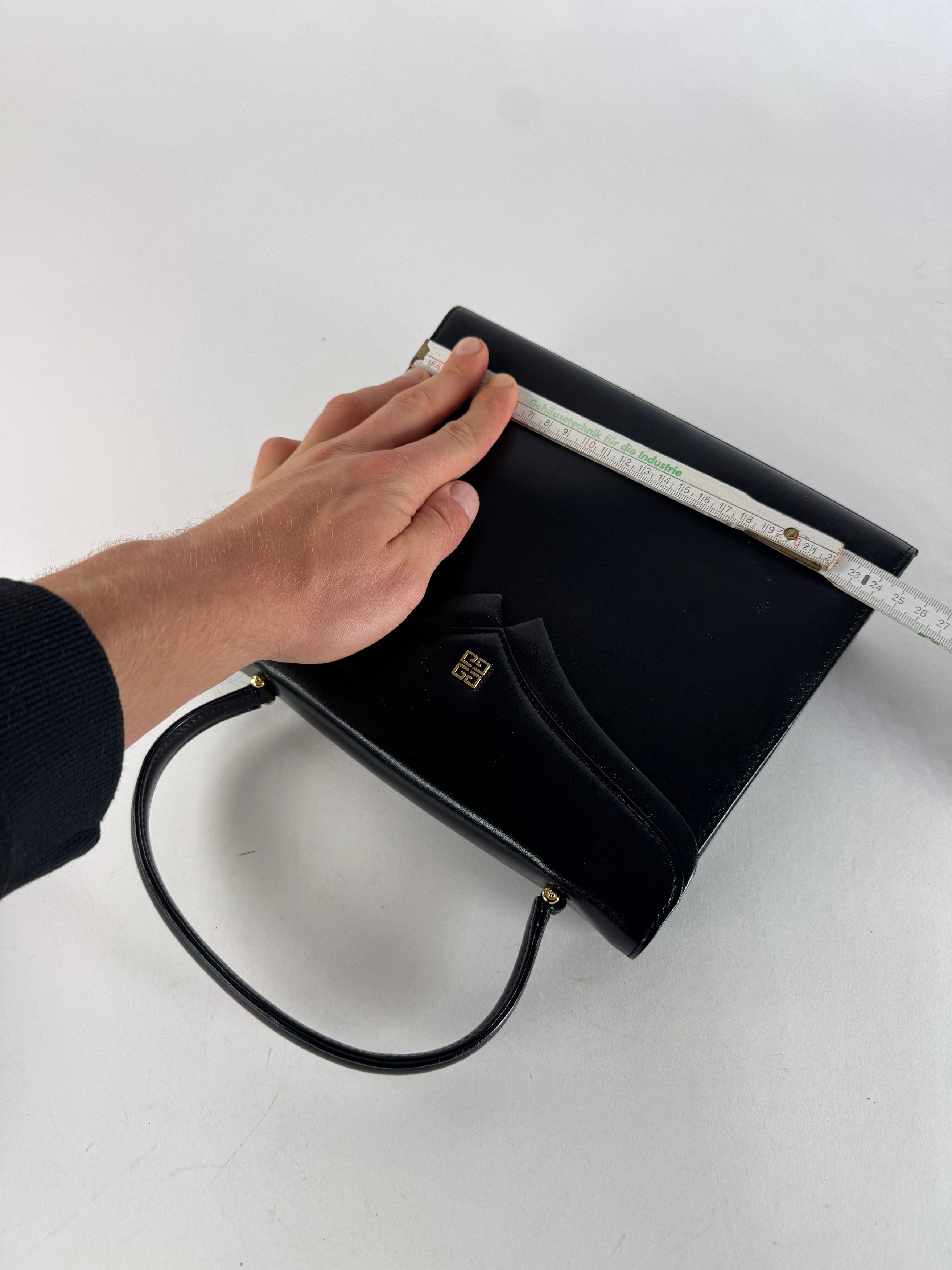 Givenchy Vintage Leather Handbag Black Size ONE SIZE - 6 Thumbnail