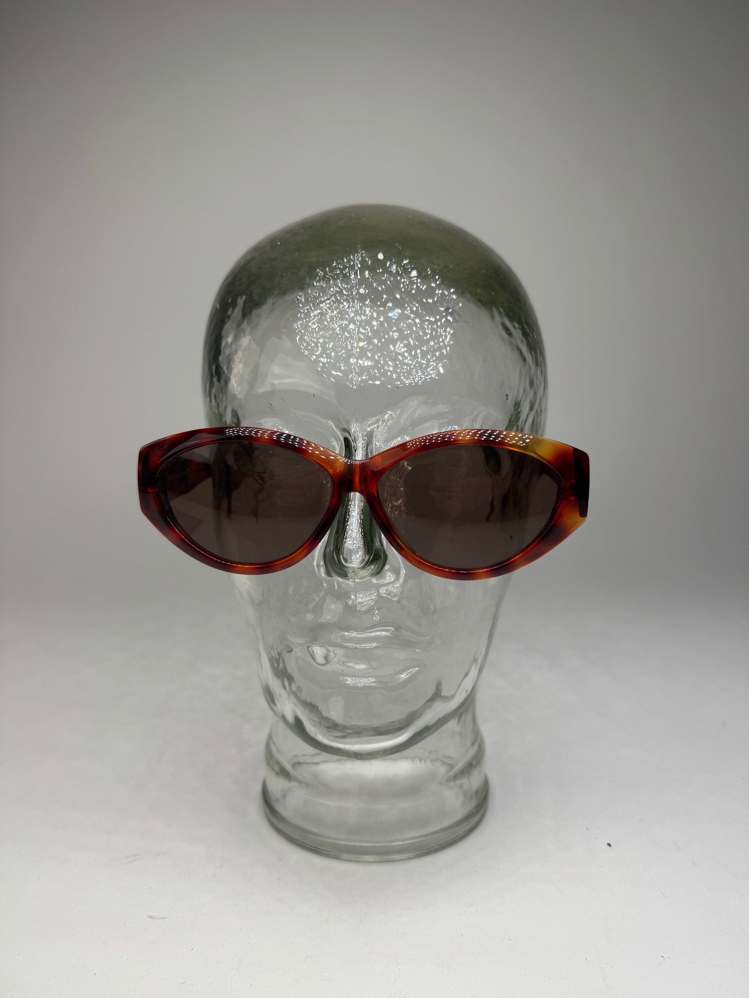 Gucci Vintage Retro Sunglasses Leopard Emblossed Size ONE SIZE - 2 Thumbnail