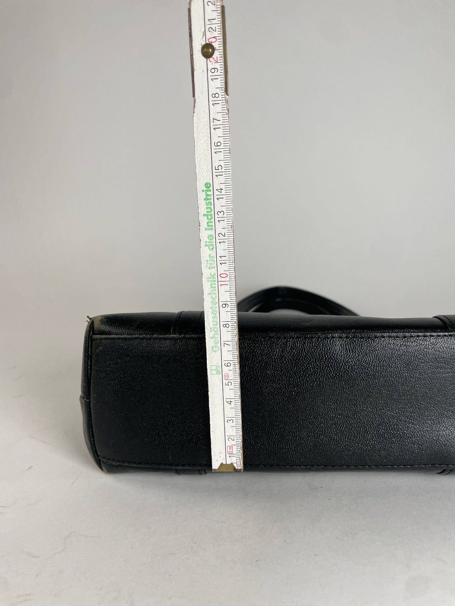 Givenchy Vintage Leather Handbag Black Size ONE SIZE - 12 Thumbnail