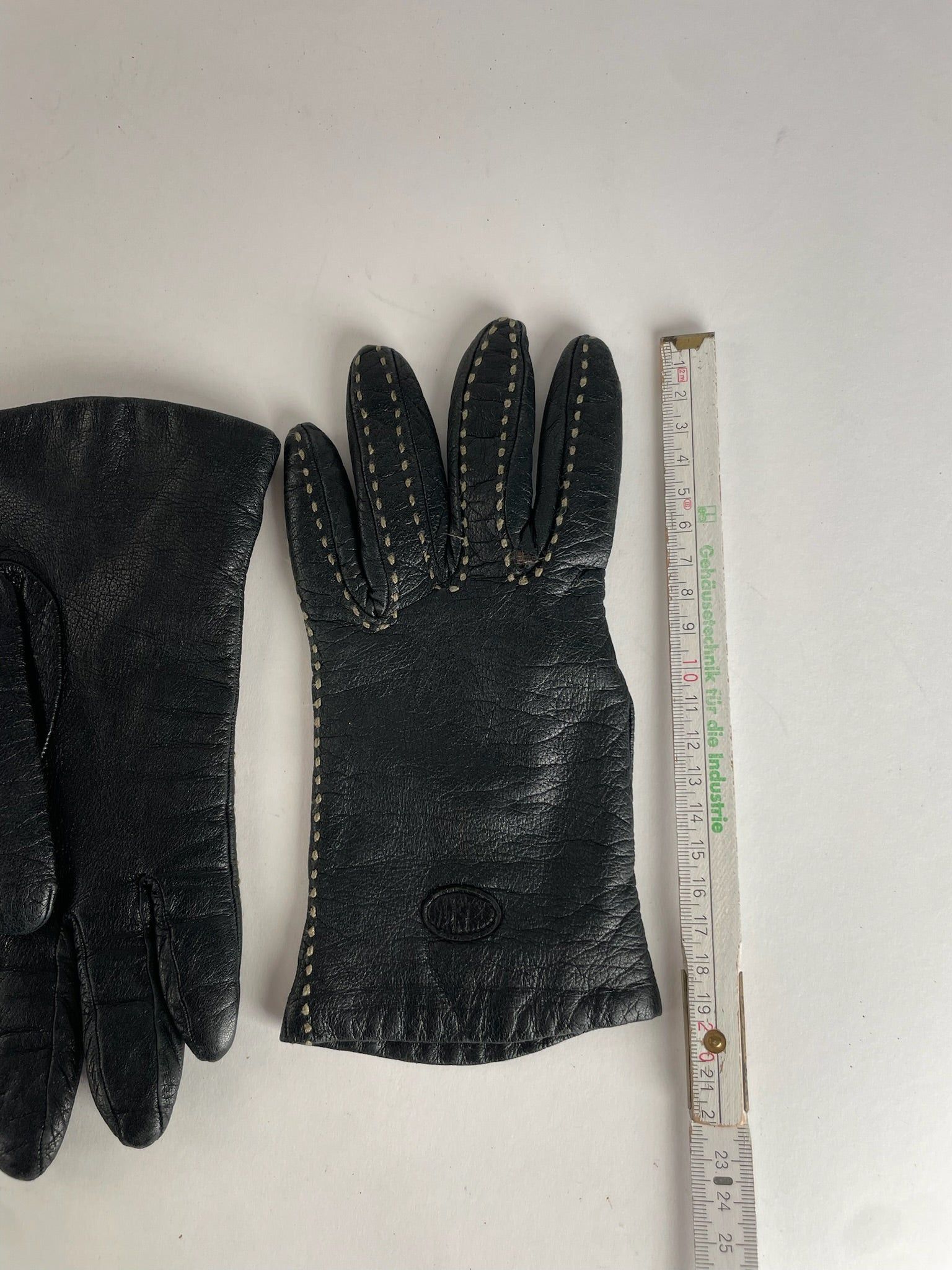 Fendi Vintage Leather Gloves Black Size ONE SIZE - 2 Thumbnail