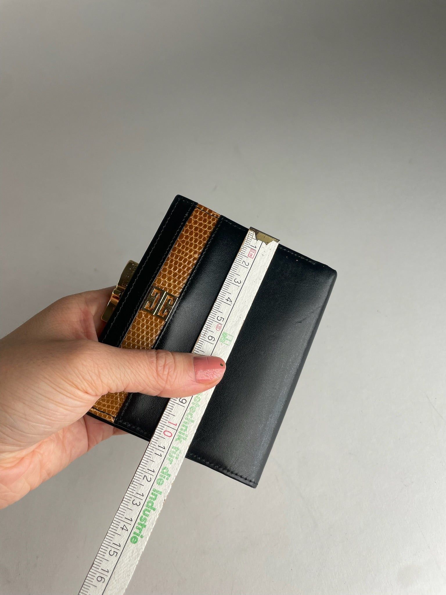 Givenchy Vintage Snake Emblossed Leather Wallet Black Brown Size ONE SIZE - 5 Thumbnail