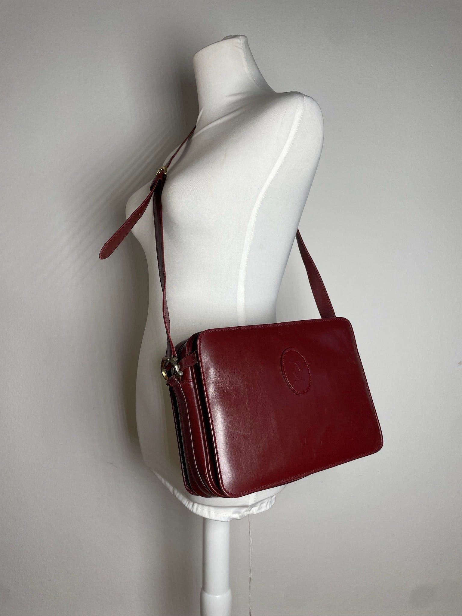 Cartier Vintage Leather Logo Shoulder Bag Burgundy Size ONE SIZE - 4 Thumbnail