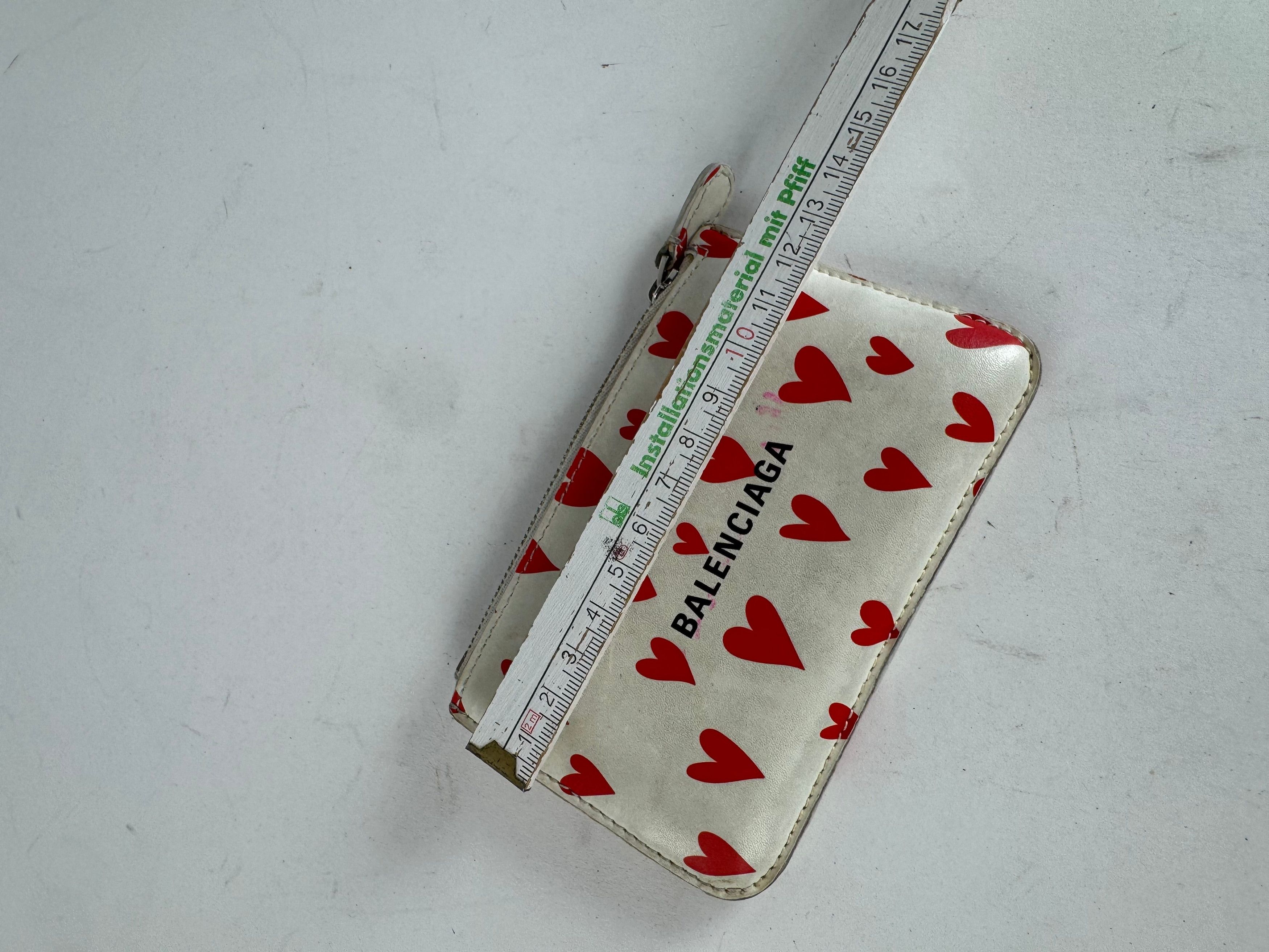 Balenciaga Vintage Heart Emblossed Leather Card Holder White Red Size ONE SIZE - 6 Thumbnail