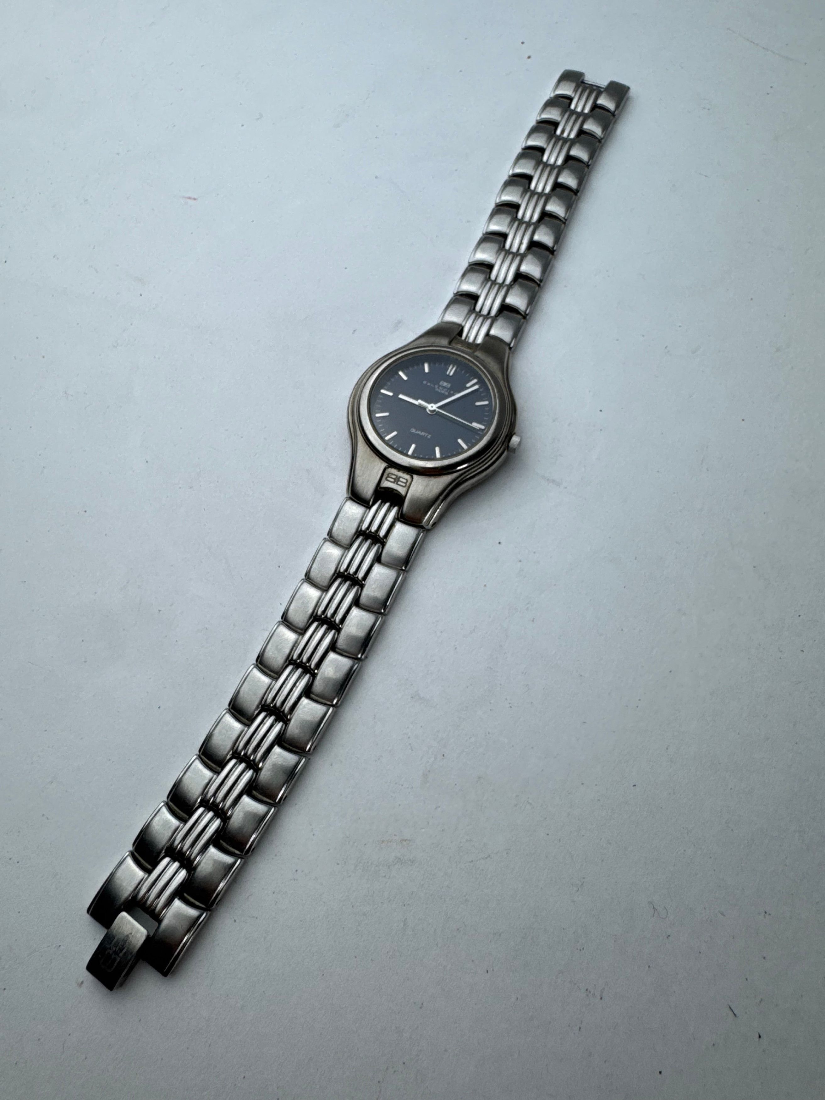 Balenciaga Vintage Metal Quartz Watch Silver Navy Size ONE SIZE - 6 Thumbnail