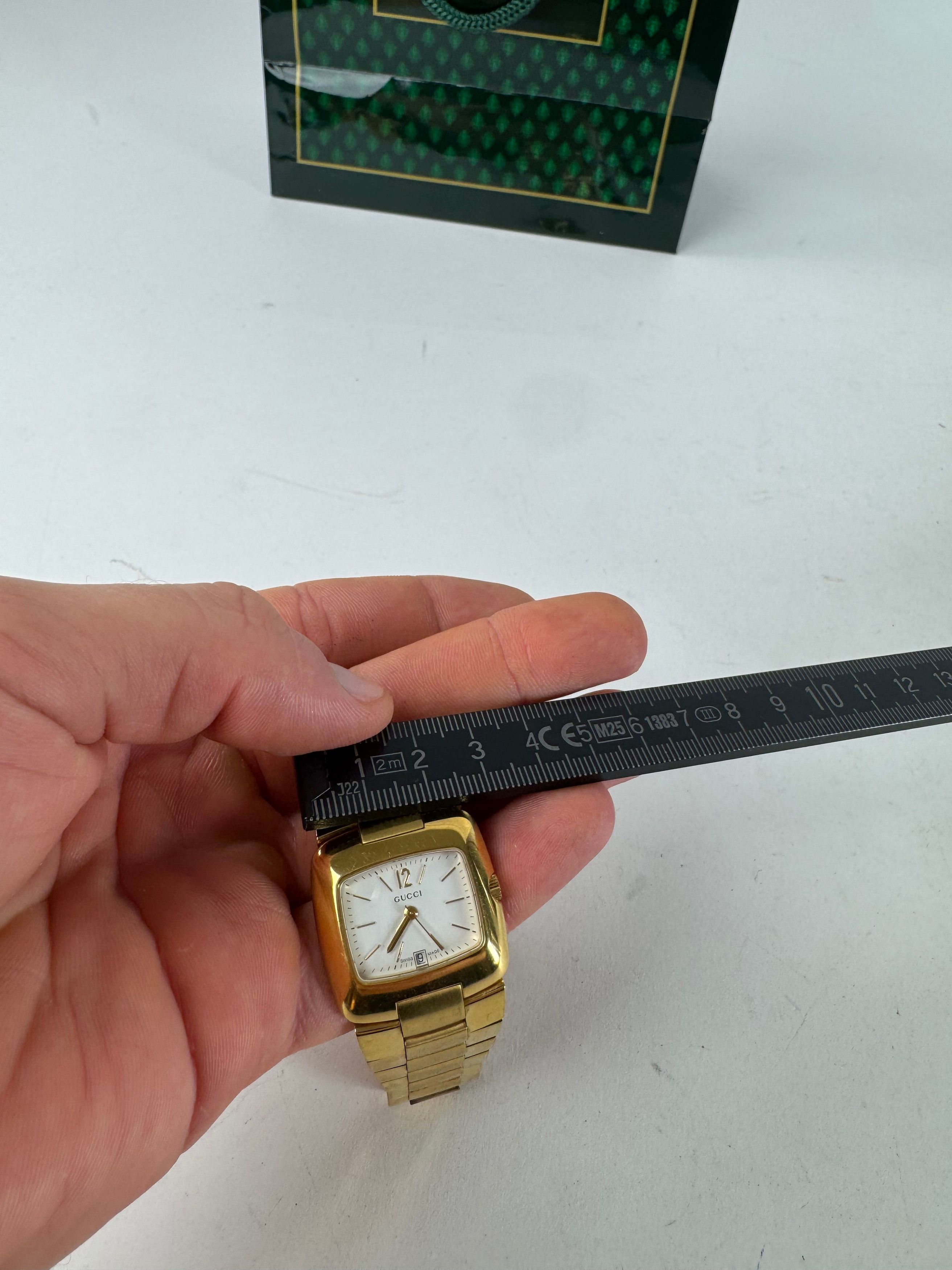 Gucci Vintage Gold Plated Quartz Watch Size ONE SIZE - 9 Thumbnail