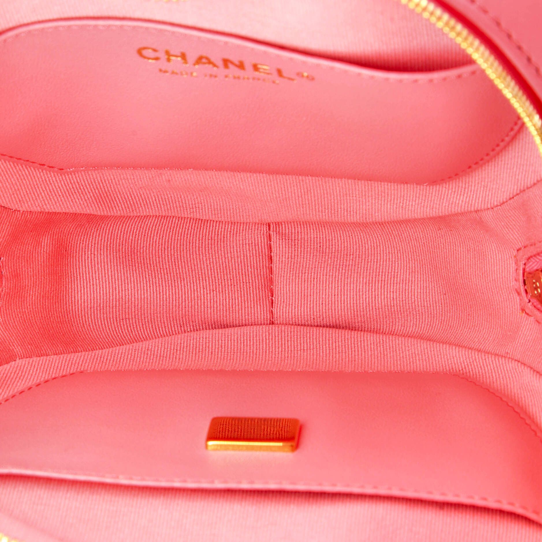 Chanel CC in Love Heart Bag Size ONE SIZE - 5 Thumbnail