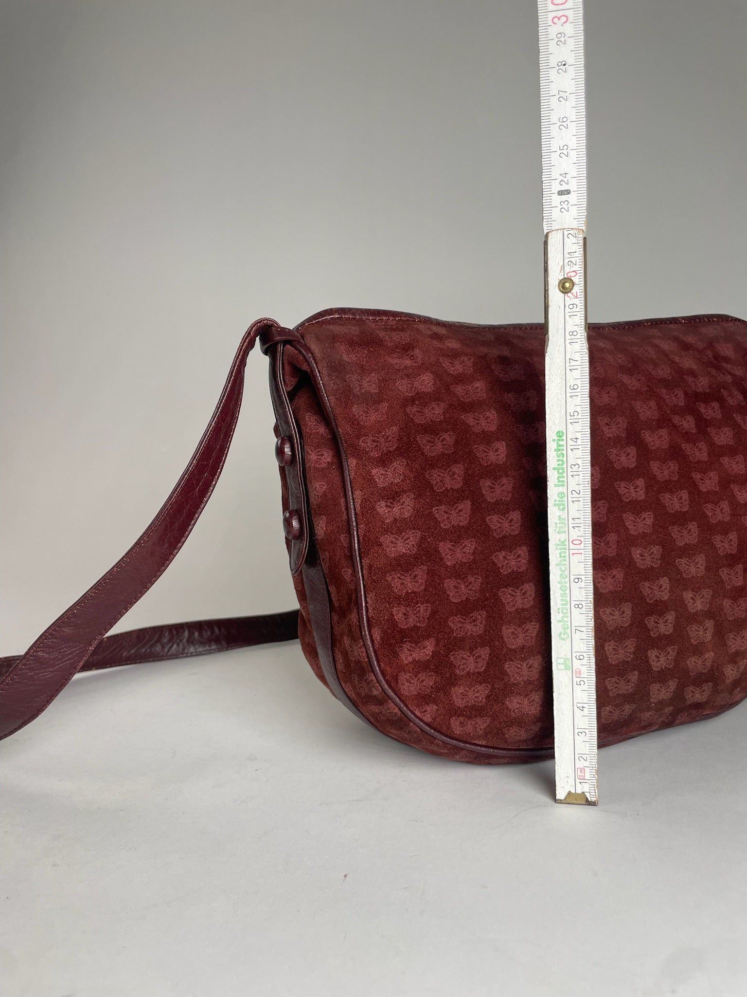 Bottega Veneta Vintage Butterfly Monogram Suede Shoulder Bag Red Size ONE SIZE - 12 Thumbnail