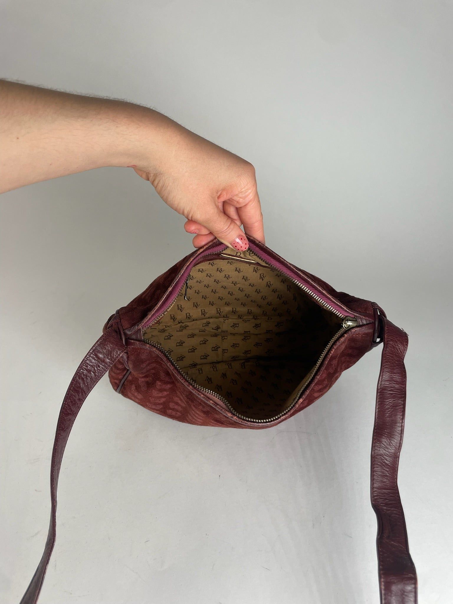 Bottega Veneta Vintage Butterfly Monogram Suede Shoulder Bag Red Size ONE SIZE - 13 Thumbnail
