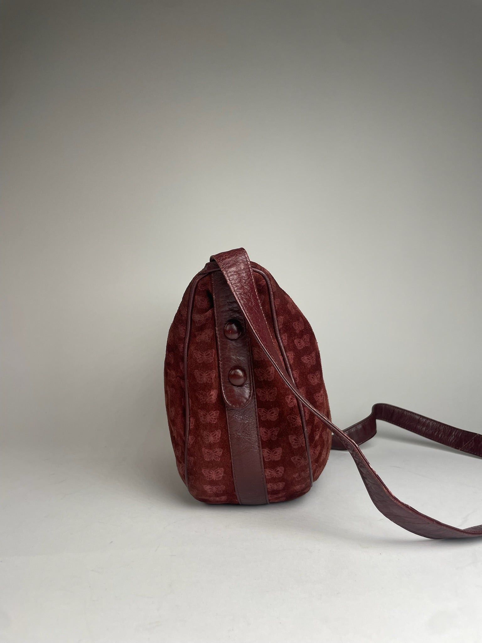 Bottega Veneta Vintage Butterfly Monogram Suede Shoulder Bag Red Size ONE SIZE - 6 Thumbnail