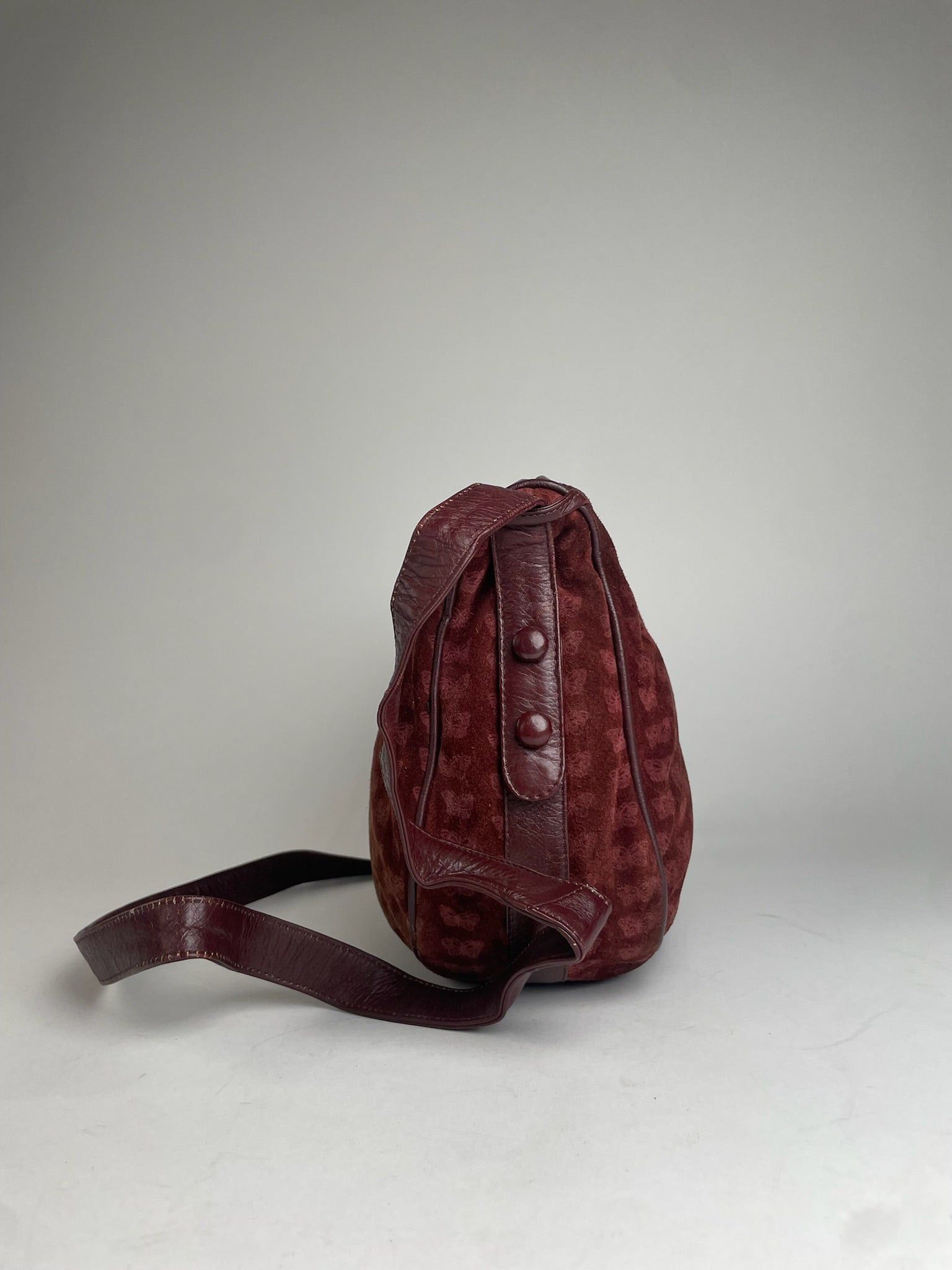 Bottega Veneta Vintage Butterfly Monogram Suede Shoulder Bag Red Size ONE SIZE - 7 Thumbnail
