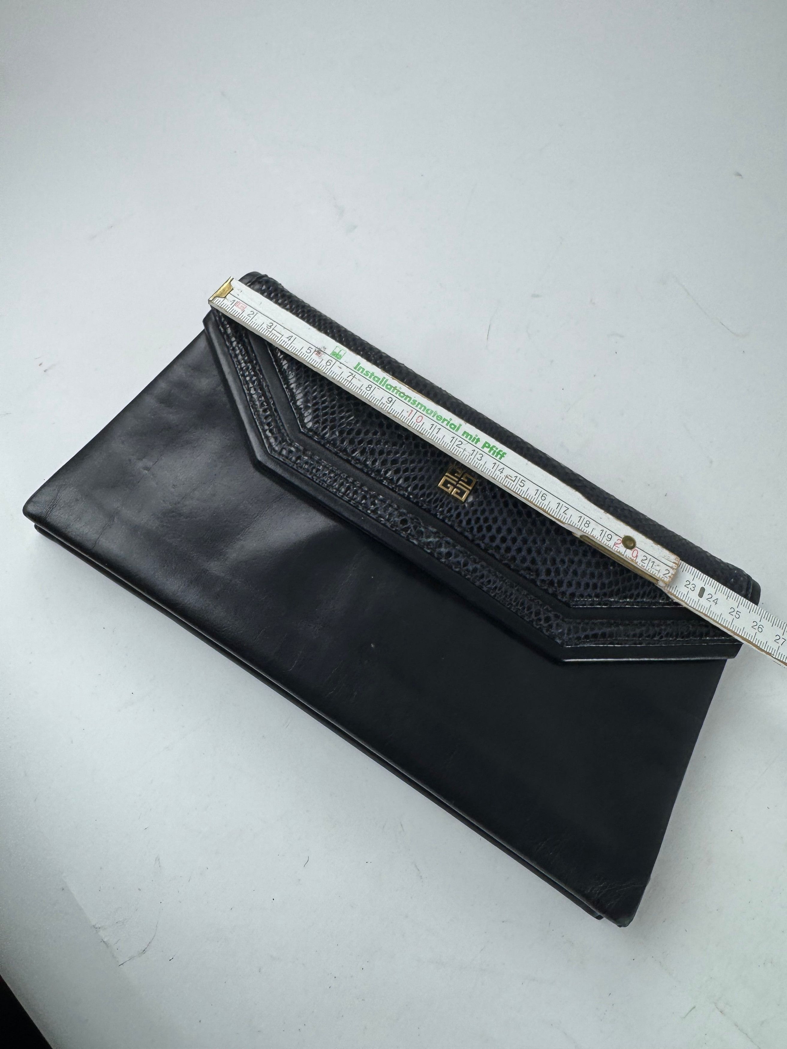 Givenchy Vintage Snake Emblossed Leather Clutch black Size ONE SIZE - 8 Thumbnail