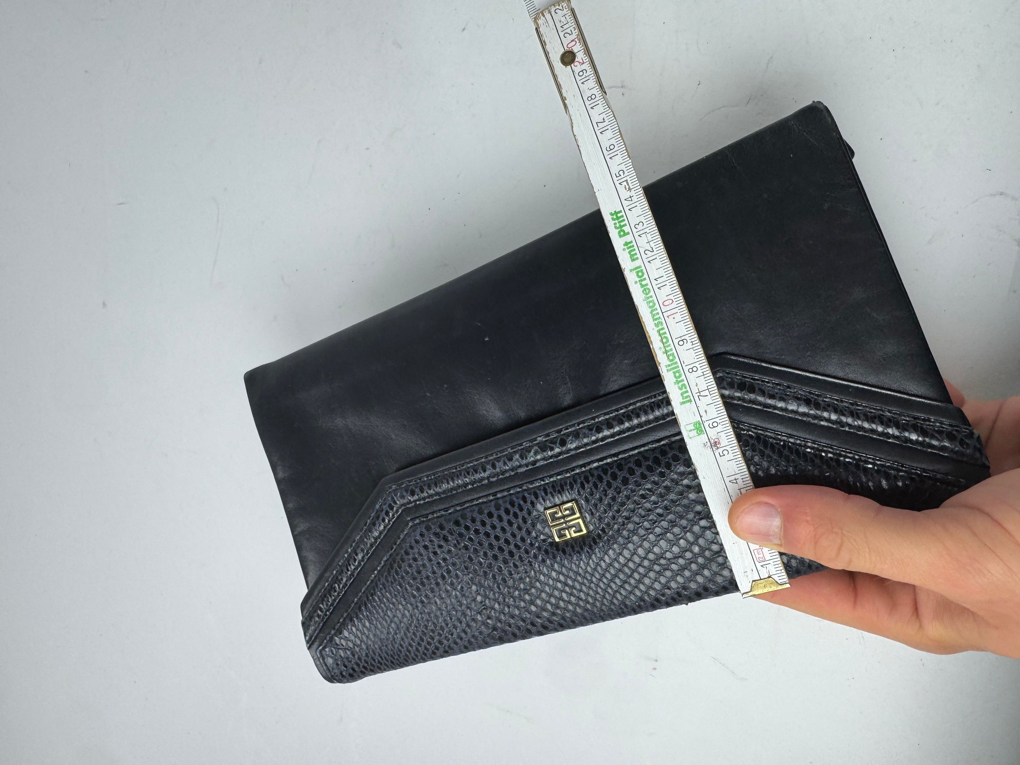 Givenchy Vintage Snake Emblossed Leather Clutch black Size ONE SIZE - 9 Thumbnail