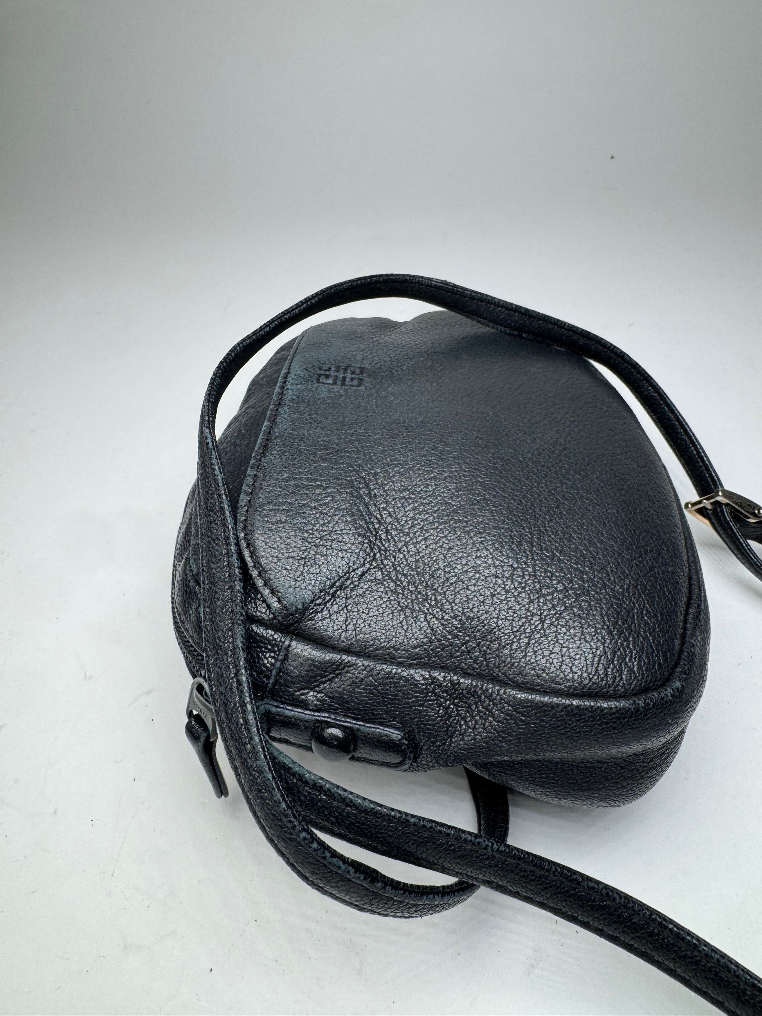 Givenchy Vintage 4G Leather Crossbody / Shoulder Bag Black Size ONE SIZE - 9 Thumbnail