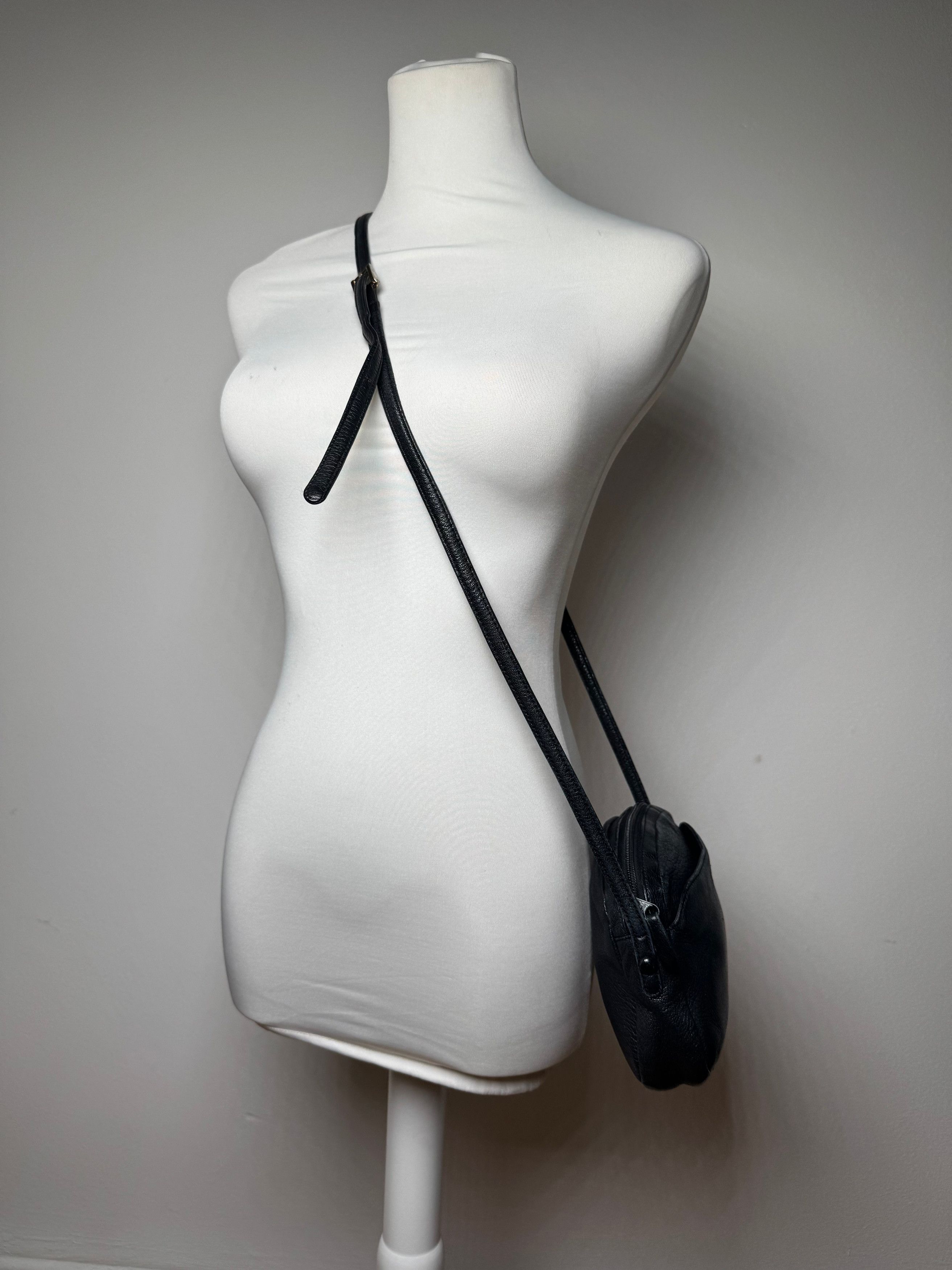 Givenchy Vintage 4G Leather Crossbody / Shoulder Bag Black Size ONE SIZE - 4 Thumbnail
