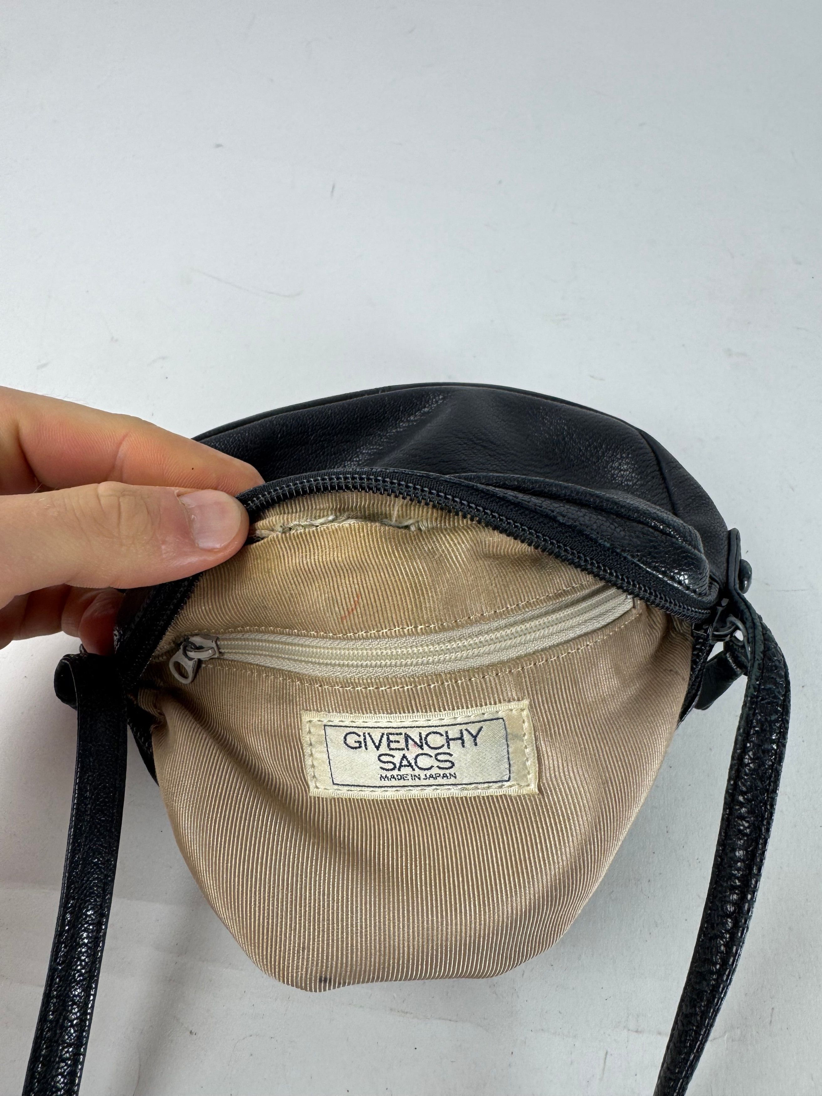 Givenchy Vintage 4G Leather Crossbody / Shoulder Bag Black Size ONE SIZE - 3 Thumbnail