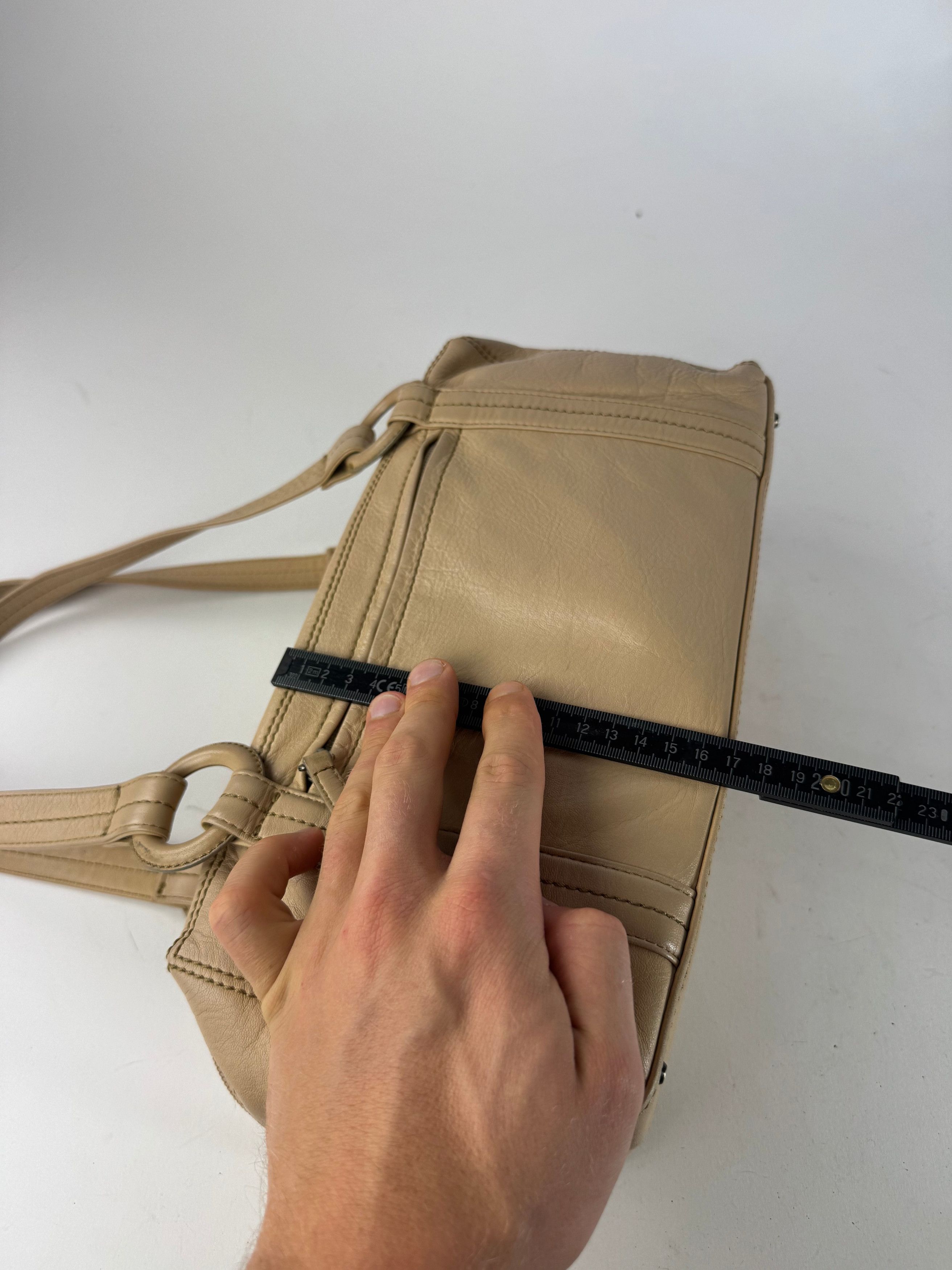 Issey Miyake Vintage Leather Handbag Beige Size ONE SIZE - 10 Thumbnail