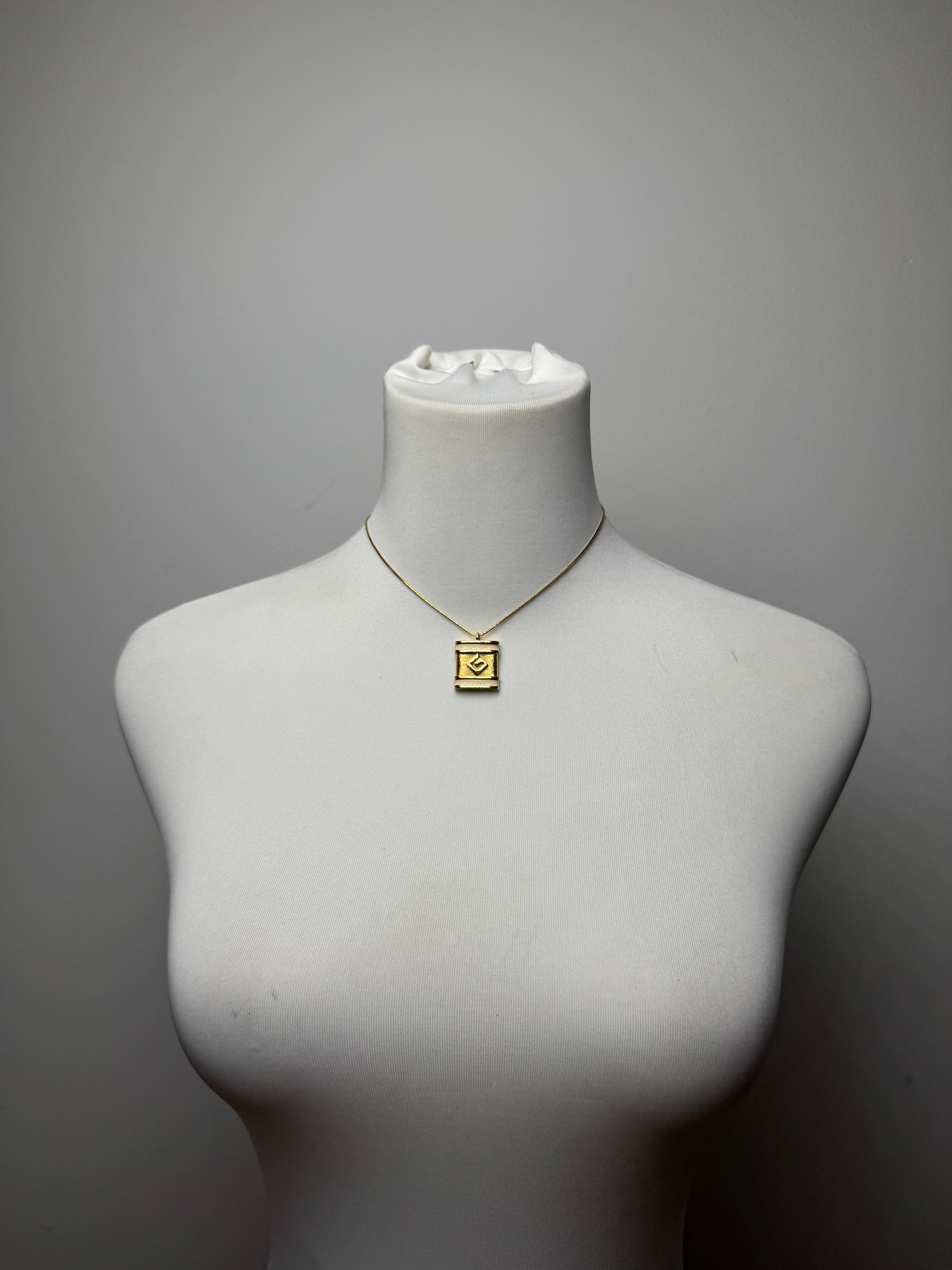 Givenchy Vintage Gold Plated G Collier Golden Size ONE SIZE - 9 Thumbnail