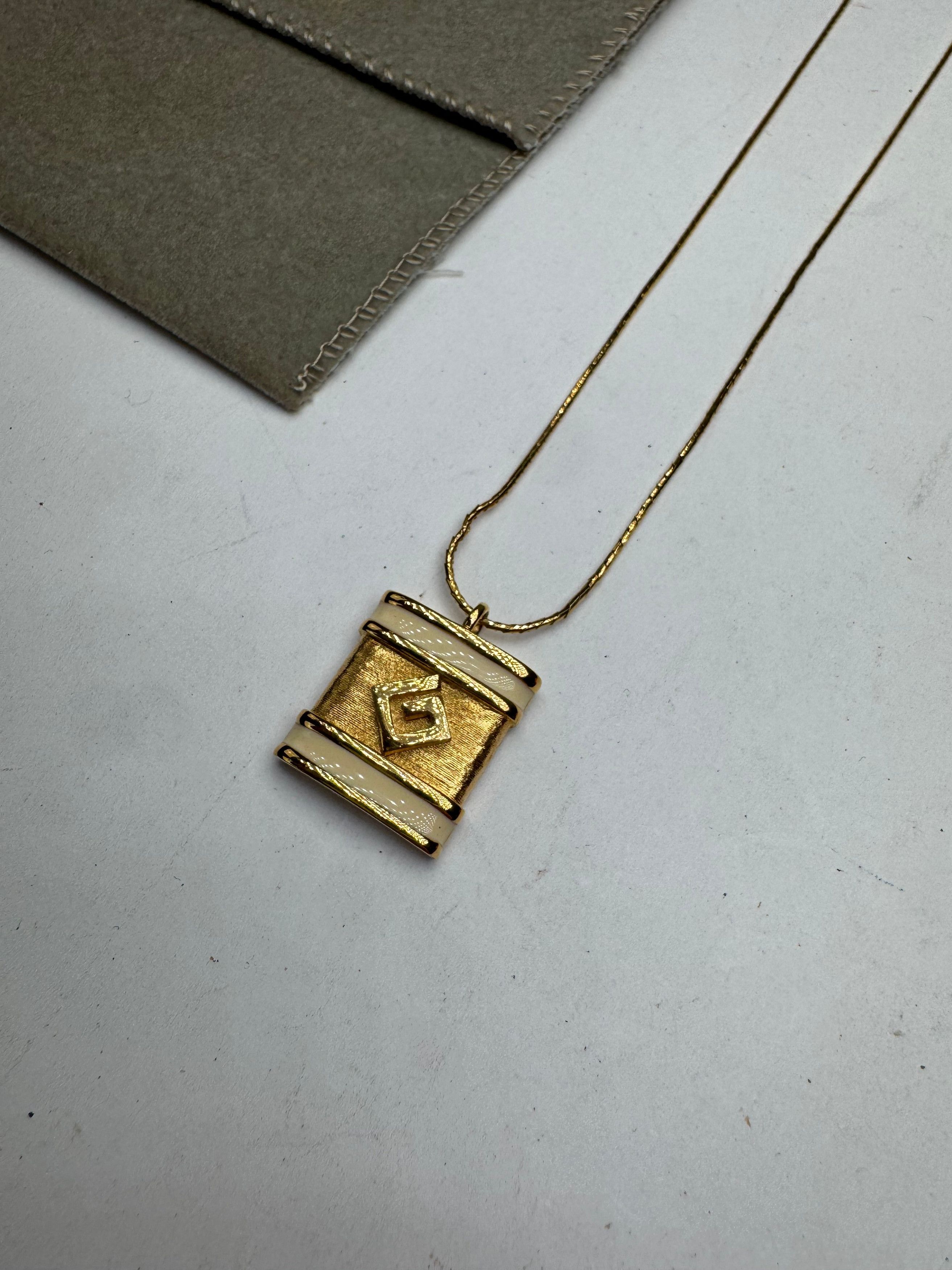 Givenchy Vintage Gold Plated G Collier Golden Size ONE SIZE - 3 Thumbnail
