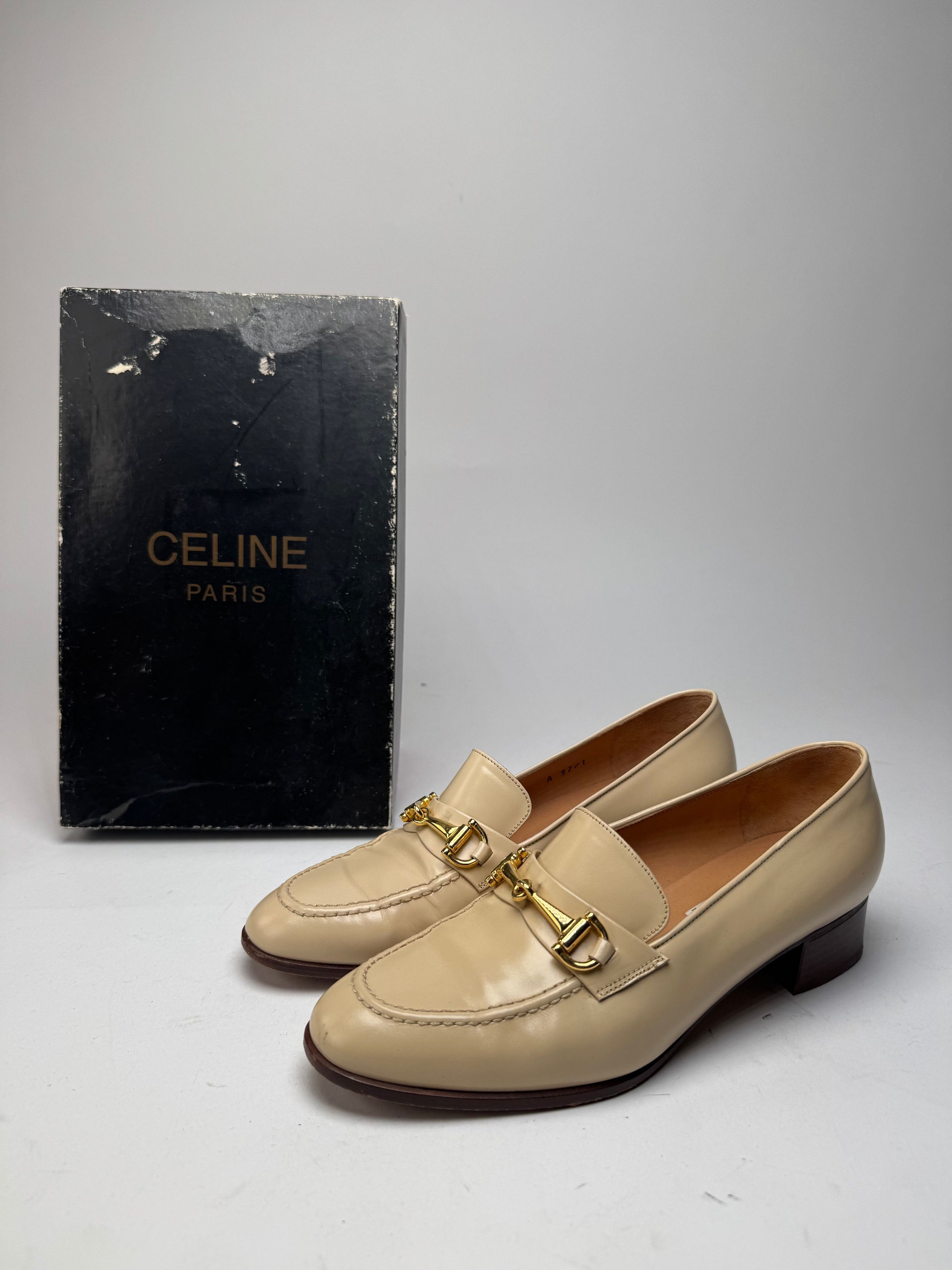 Celine Vintage Patent Leather Loafer Beige Size US 5 / IT 35 - 2 Thumbnail