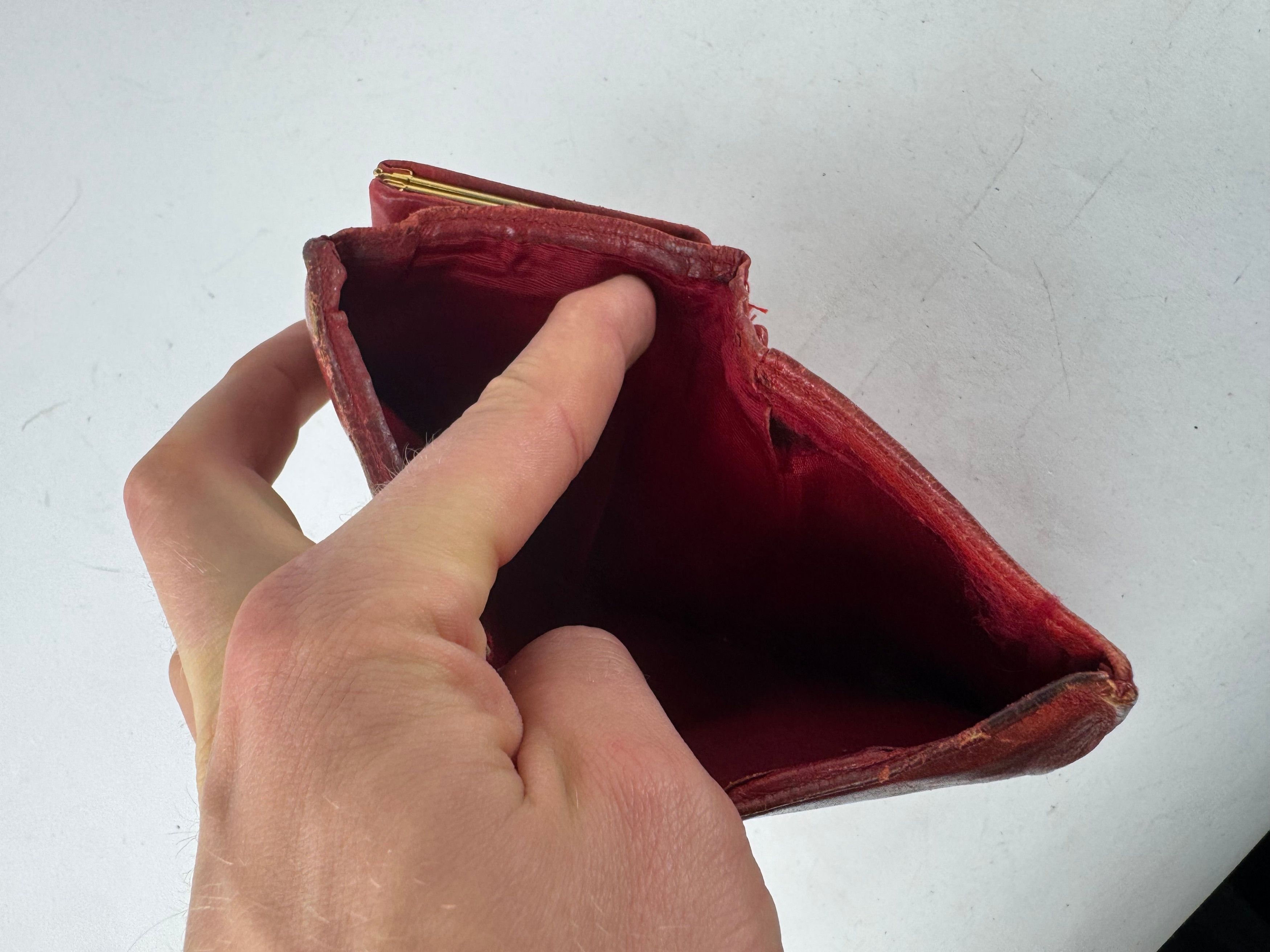 Chanel Vintage CC Leather Wallet Red Size ONE SIZE - 9 Thumbnail