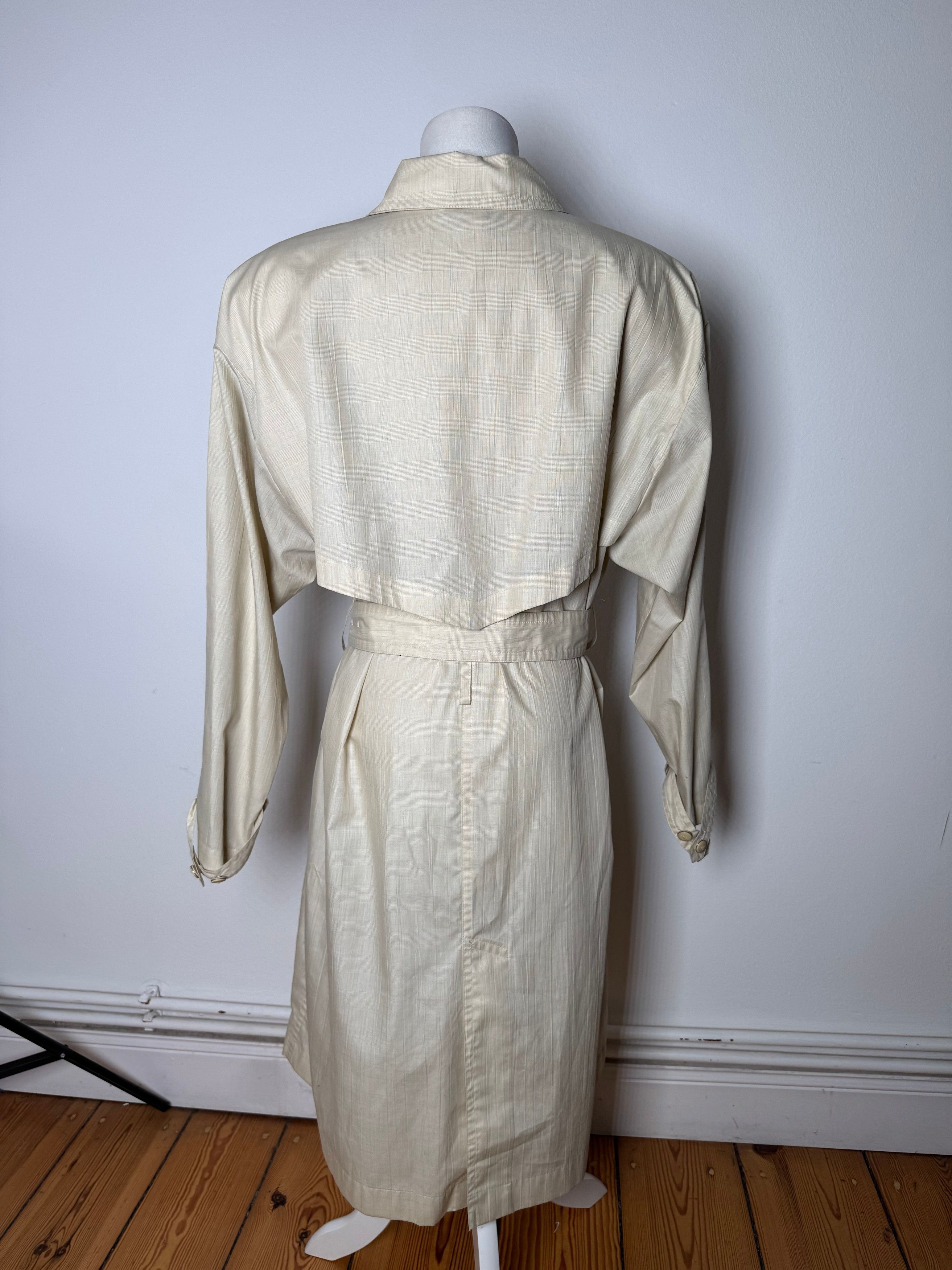 Courreges Vintage Trenchcoat Beige / Gold 38\M Size S / US 4 / IT 40 - 3 Thumbnail