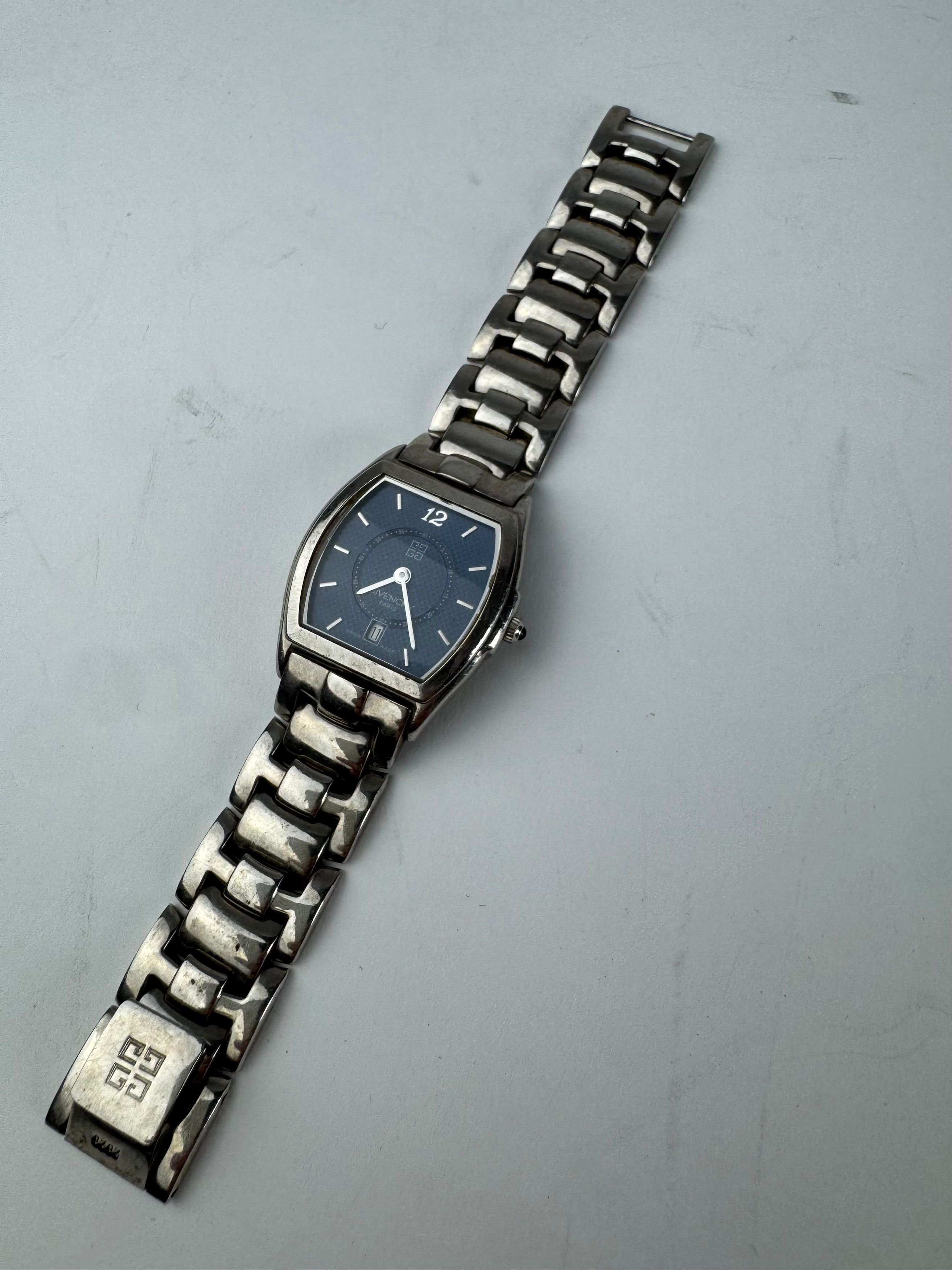 Givenchy Vintage Quartz Watch Silver Navy Size ONE SIZE - 11 Thumbnail