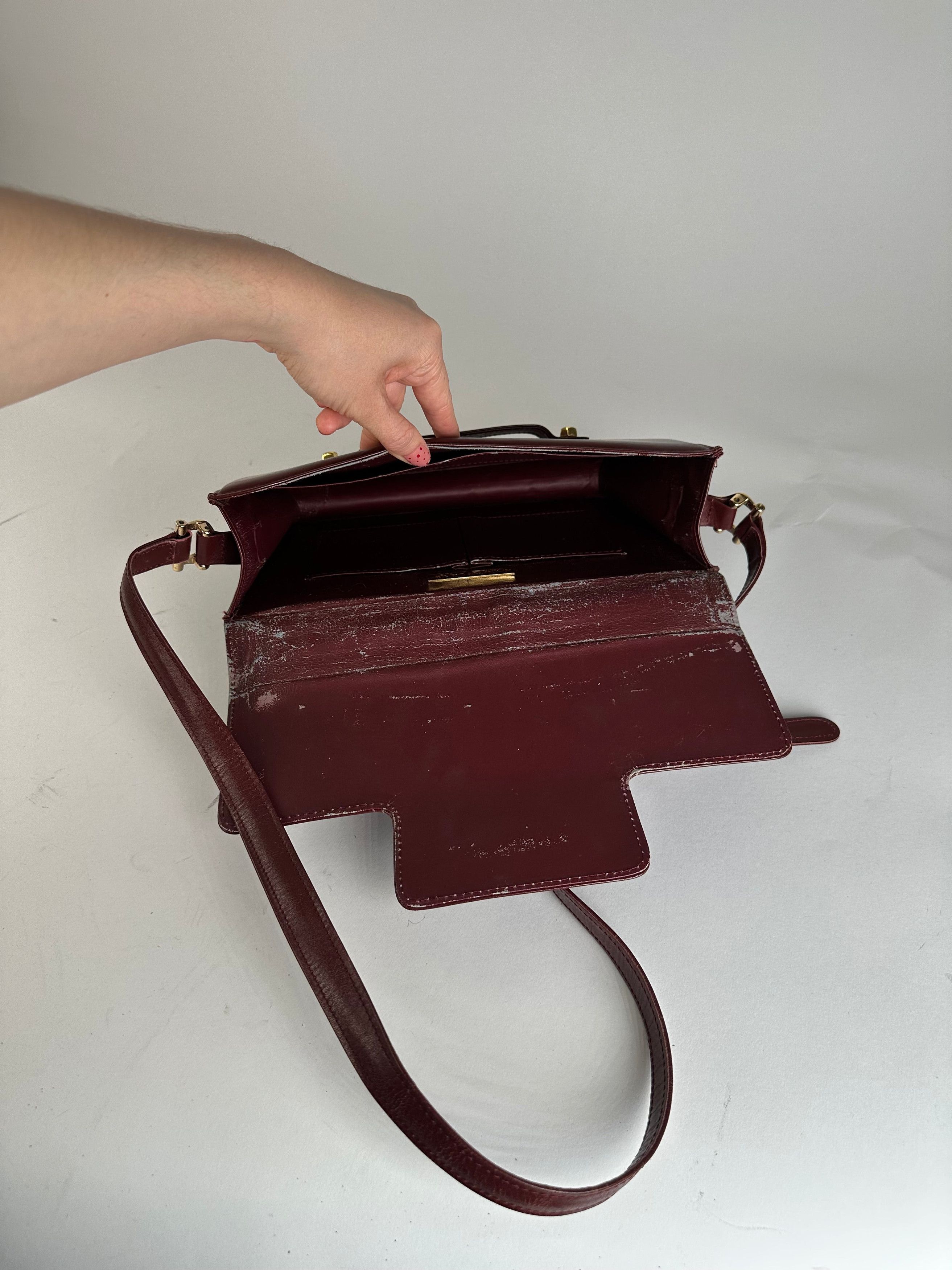 Cartier Vintage Logo Leather Bag Burgundy Size ONE SIZE - 8 Thumbnail