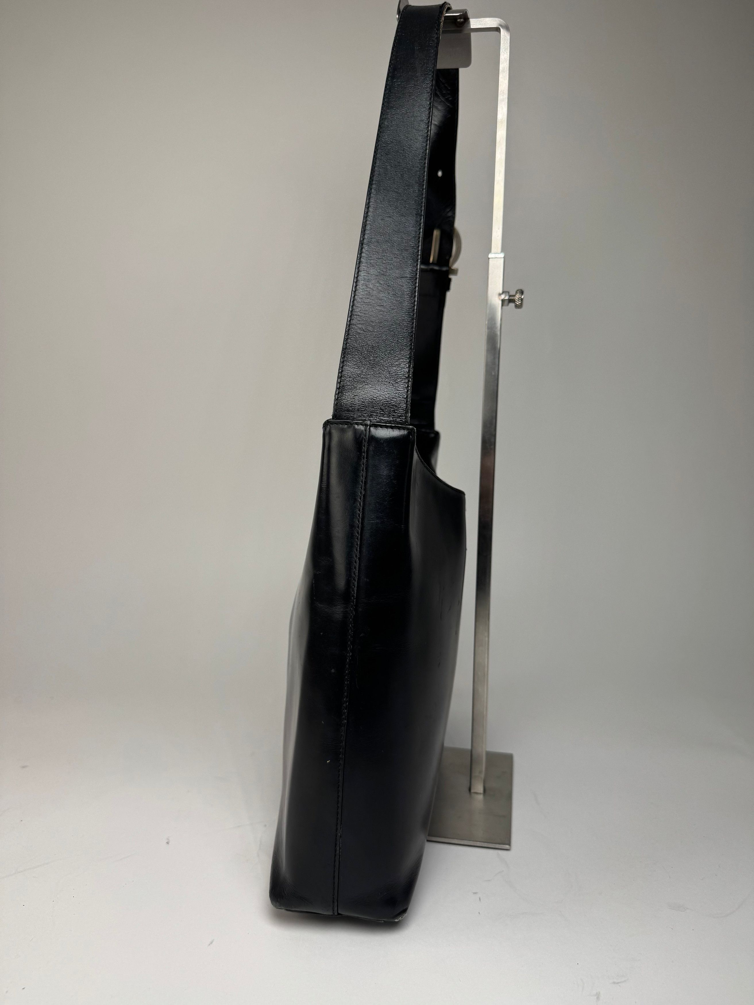 Salvatore Ferragamo Vintage Wanda Leather Handbag Black Size ONE SIZE - 7 Thumbnail