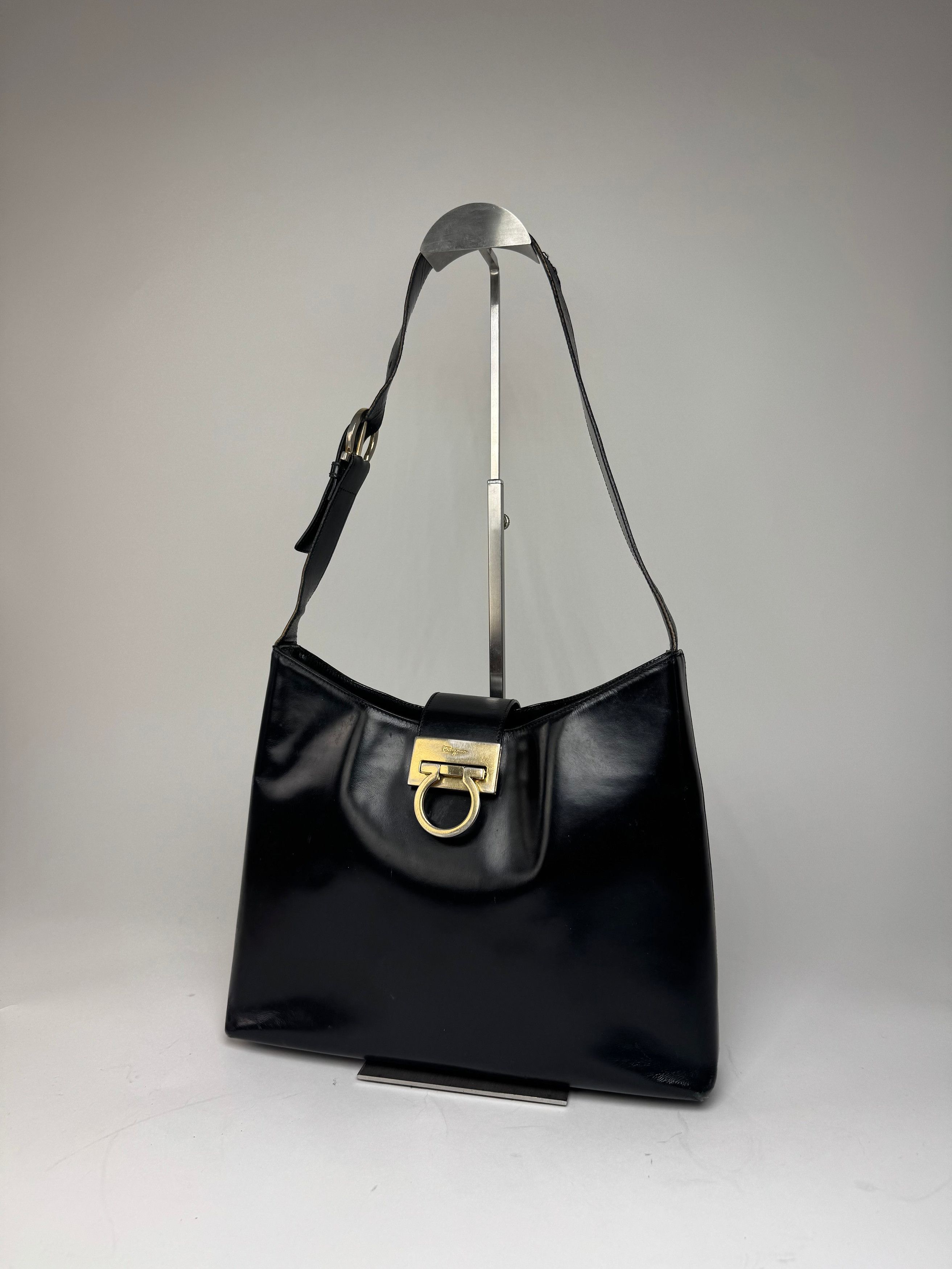Salvatore Ferragamo Vintage Wanda Leather Handbag Black Size ONE SIZE - 13 Thumbnail