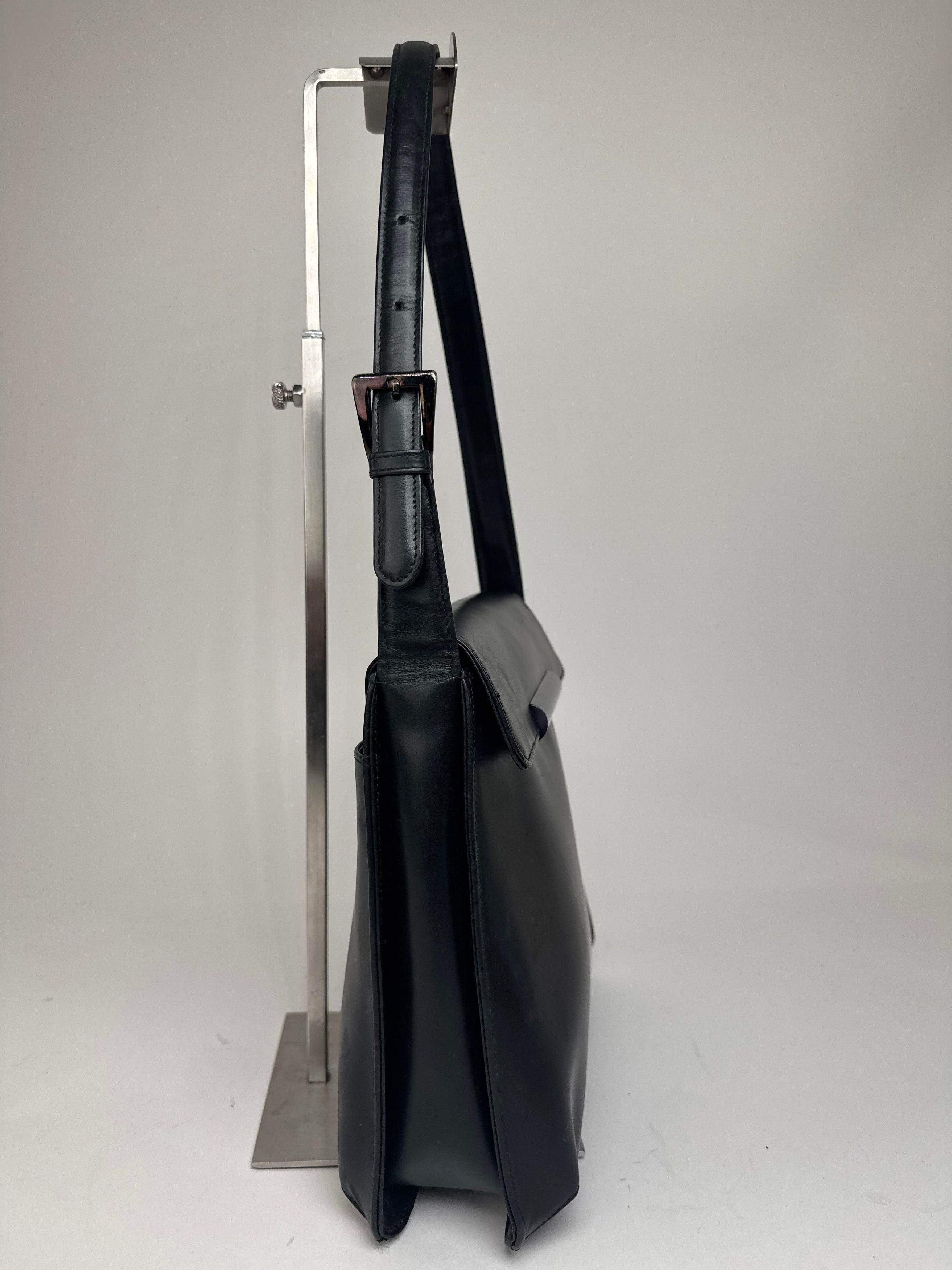 Givenchy Vintage Leather Handbag Black Size ONE SIZE - 7 Thumbnail