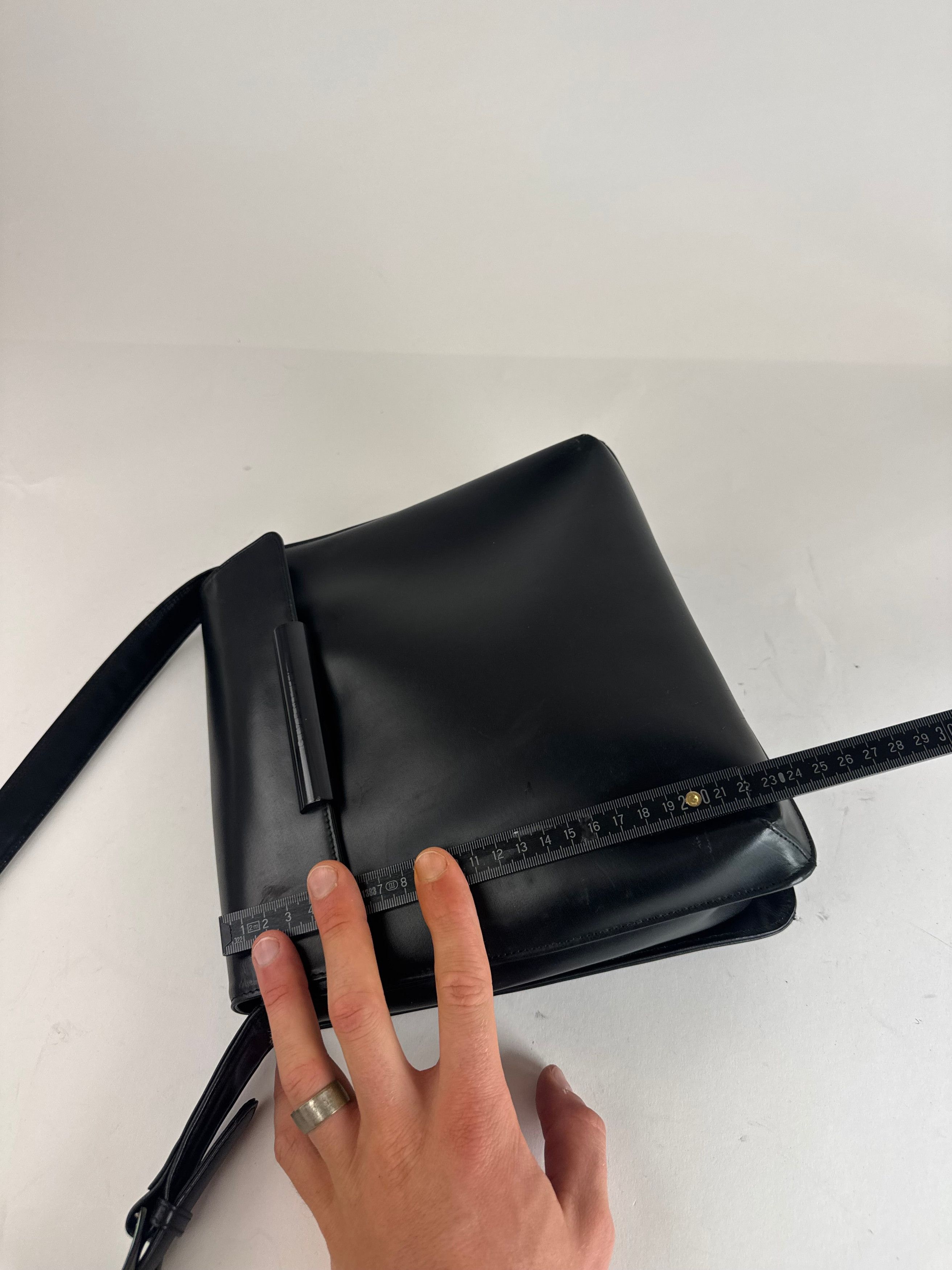 Givenchy Vintage Leather Handbag Black Size ONE SIZE - 13 Thumbnail