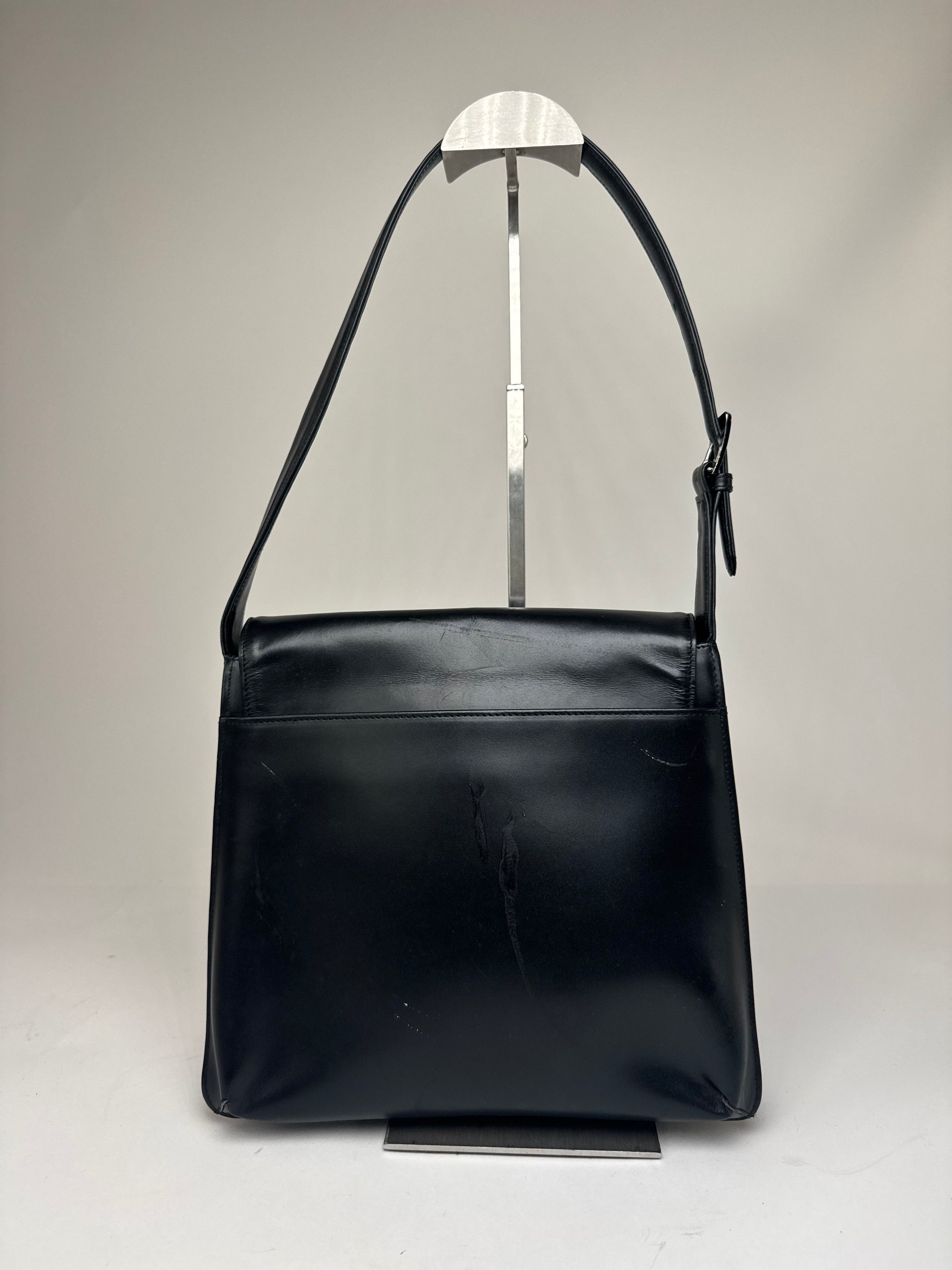 Givenchy Vintage Leather Handbag Black Size ONE SIZE - 2 Thumbnail