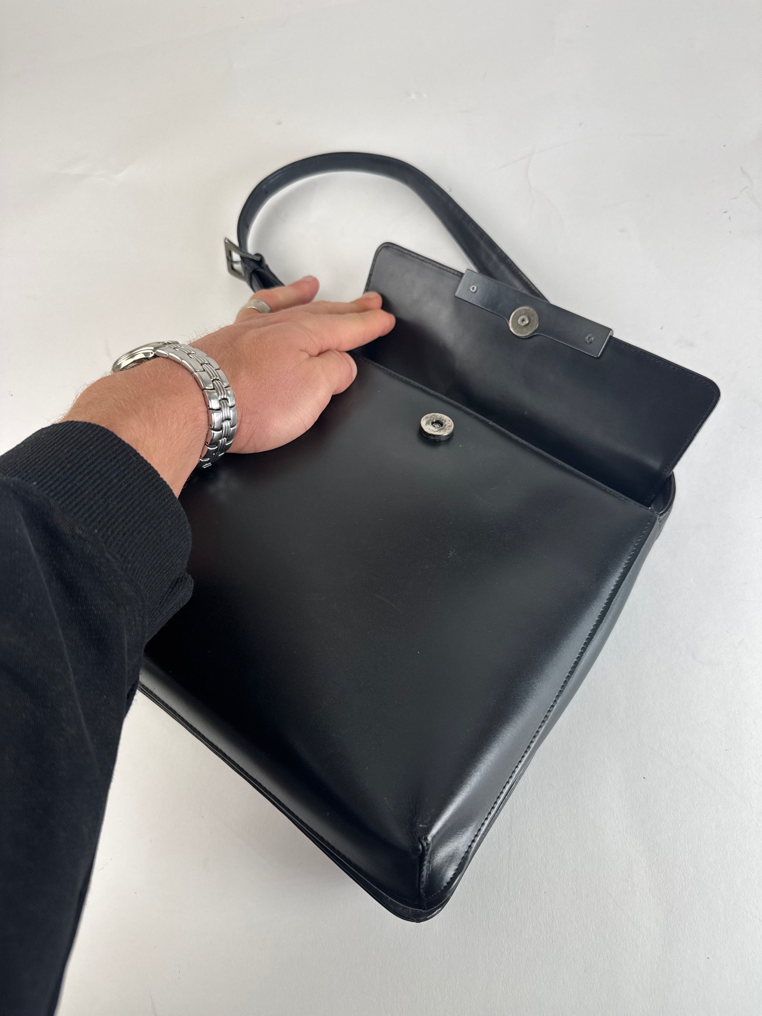 Givenchy Vintage Leather Handbag Black Size ONE SIZE - 6 Thumbnail