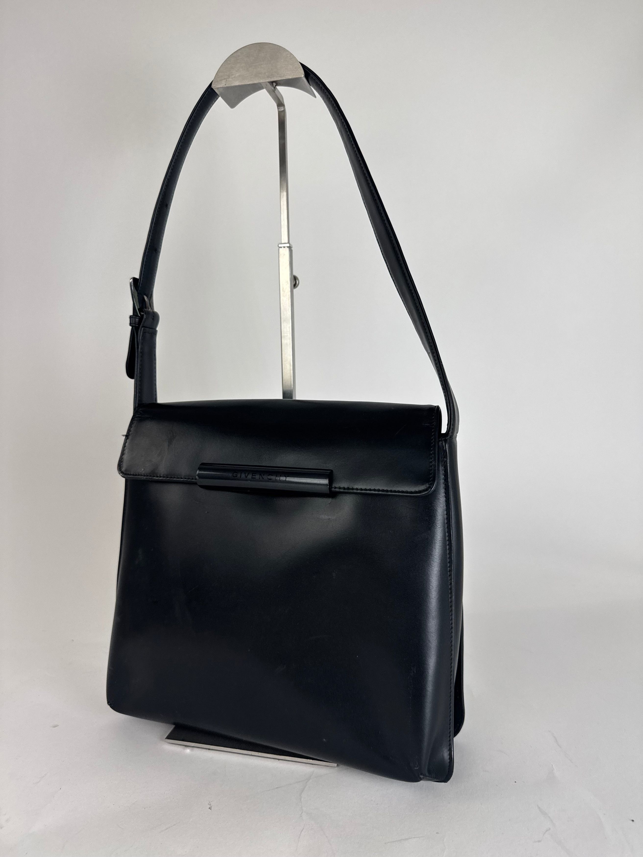 Givenchy Vintage Leather Handbag Black Size ONE SIZE - 12 Thumbnail
