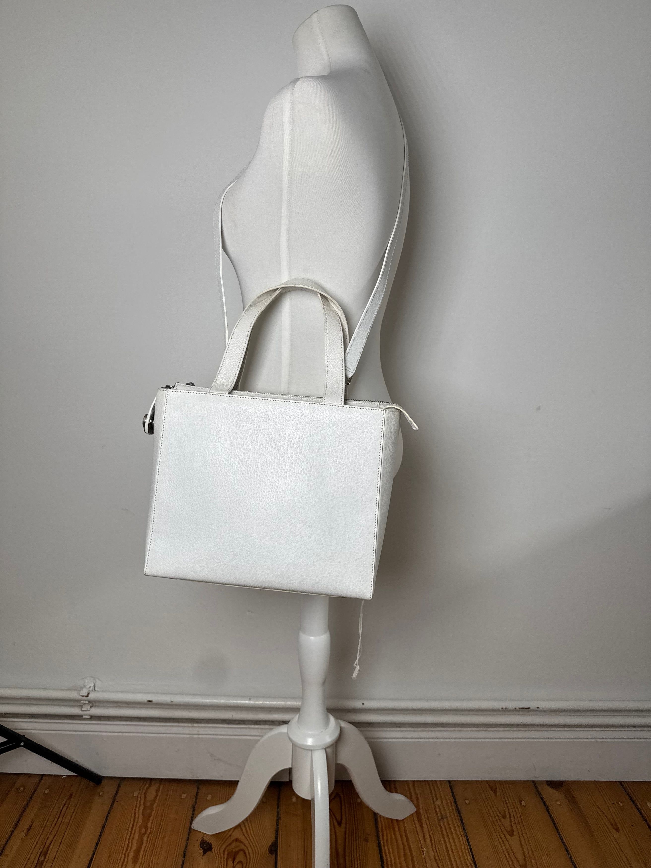 Celine Vintage Paris 2Way Leather Handbag White Size ONE SIZE - 4 Thumbnail