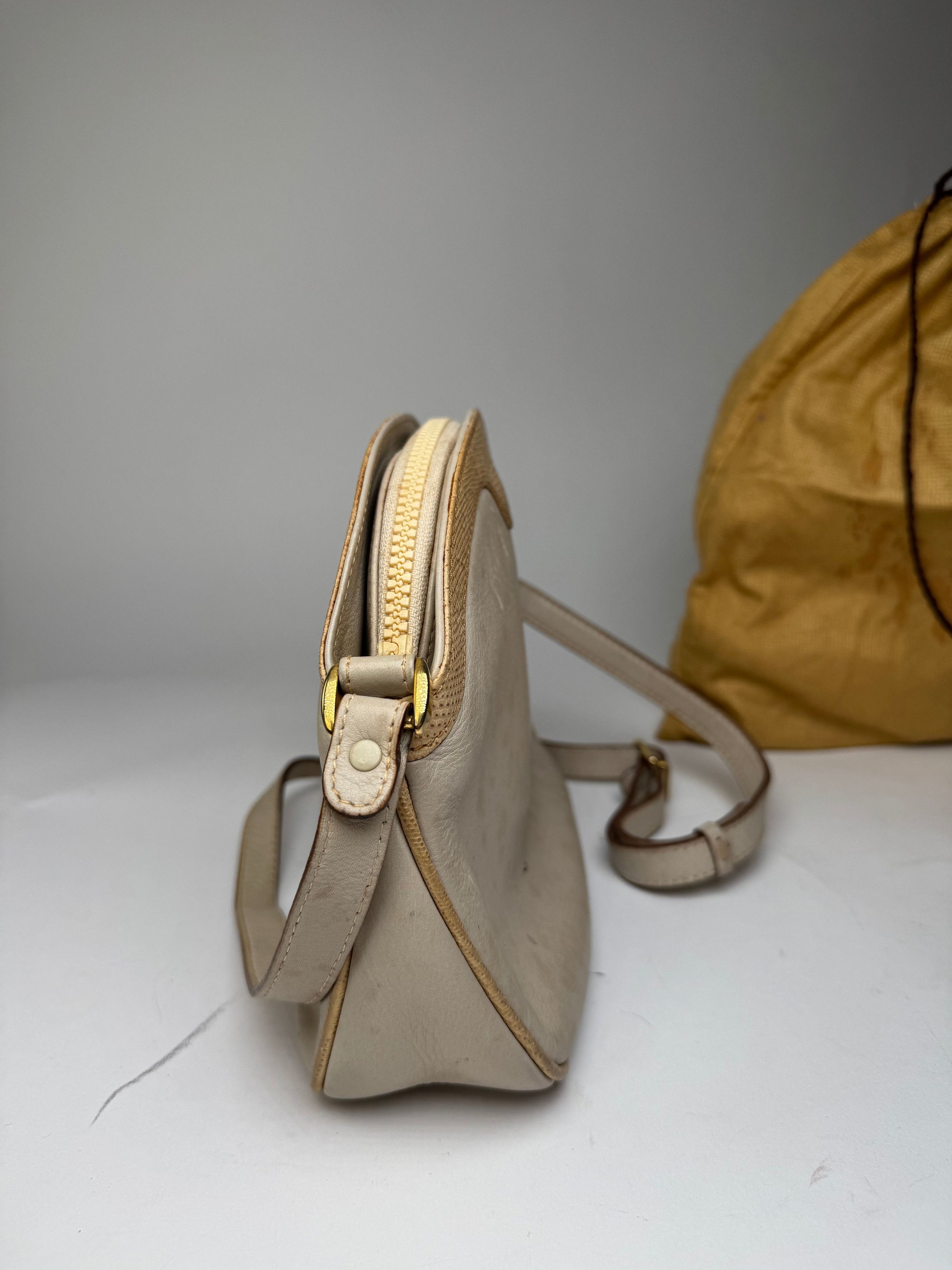 Celine Vintage Snake Emblossed Triomphe Leather Shoulder Bag White Size ONE SIZE - 11 Thumbnail