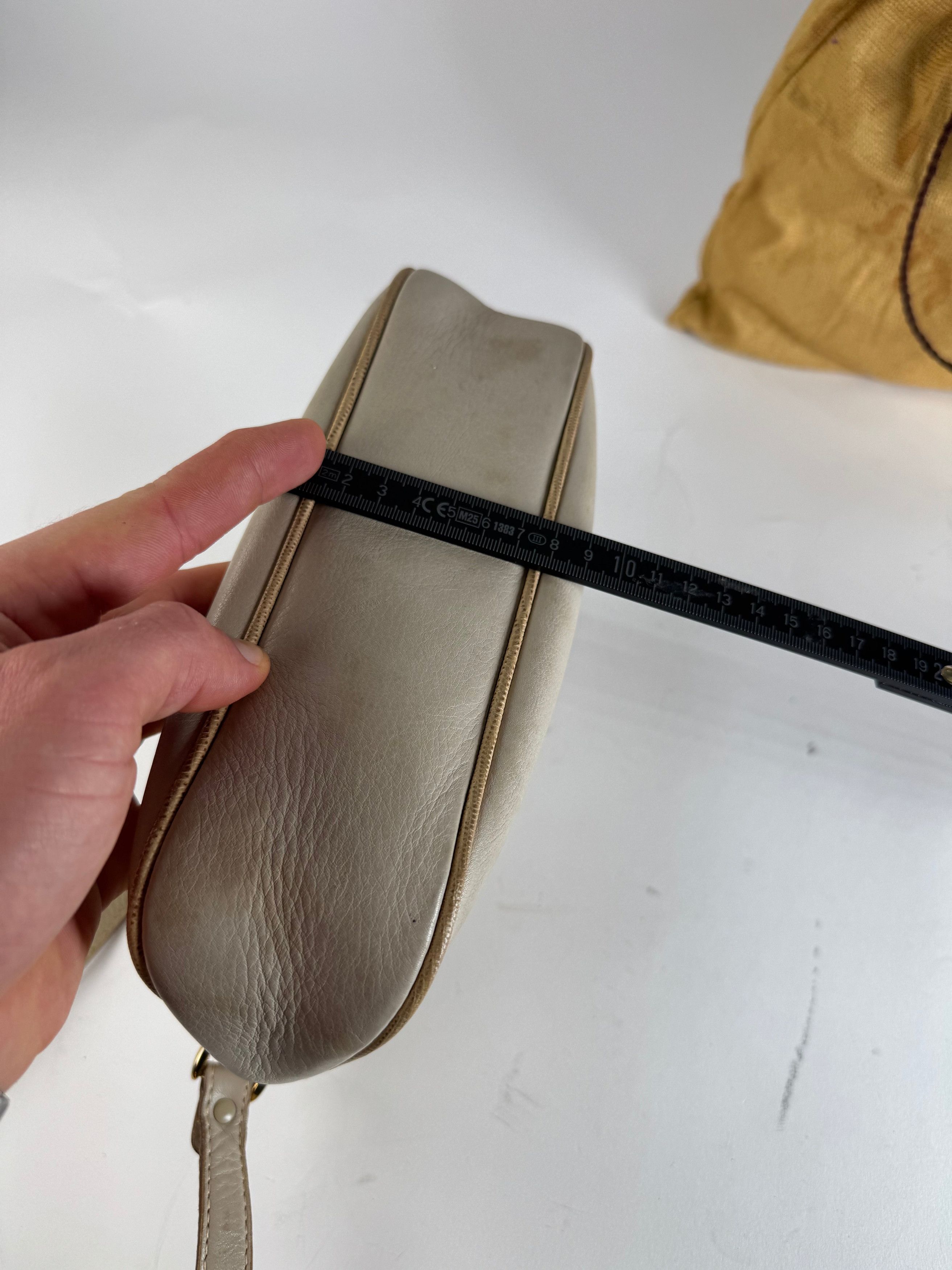 Celine Vintage Snake Emblossed Triomphe Leather Shoulder Bag White Size ONE SIZE - 14 Thumbnail