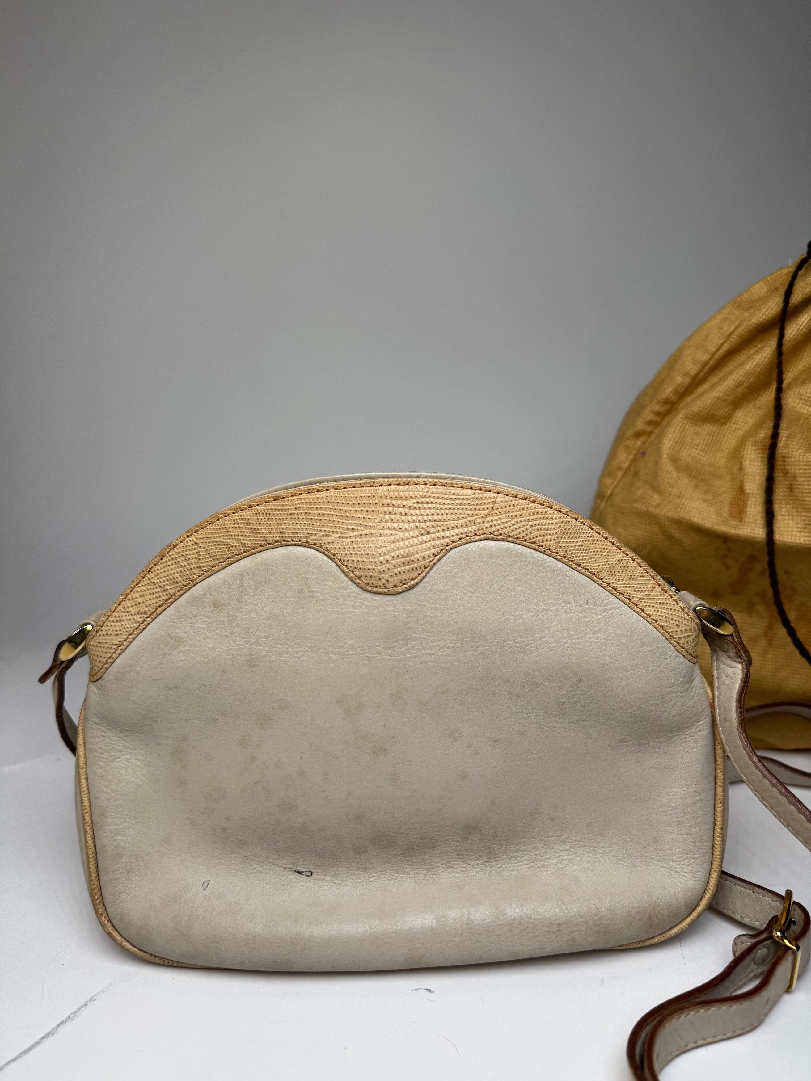 Celine Vintage Snake Emblossed Triomphe Leather Shoulder Bag White Size ONE SIZE - 10 Thumbnail
