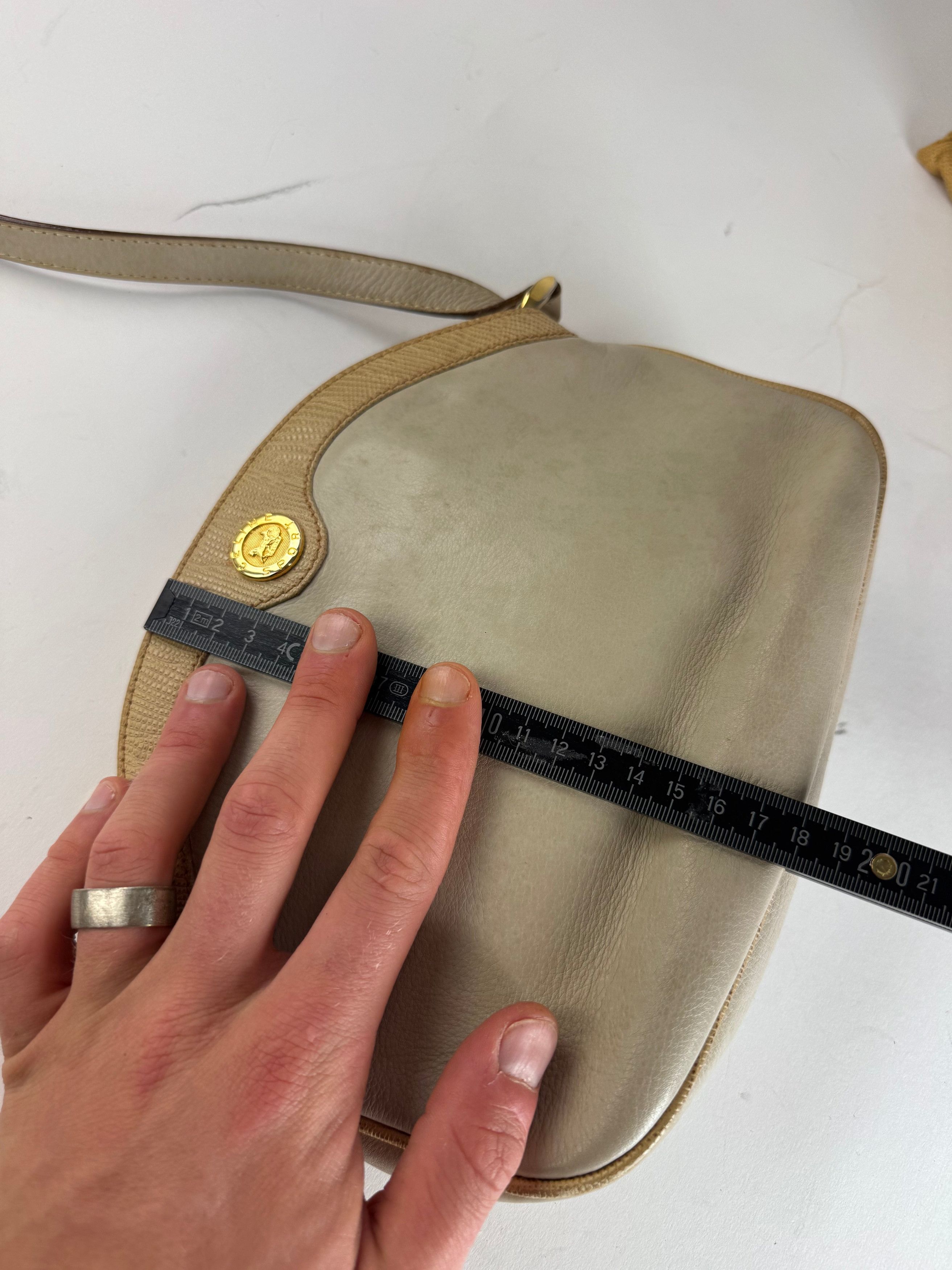 Celine Vintage Snake Emblossed Triomphe Leather Shoulder Bag White Size ONE SIZE - 13 Thumbnail