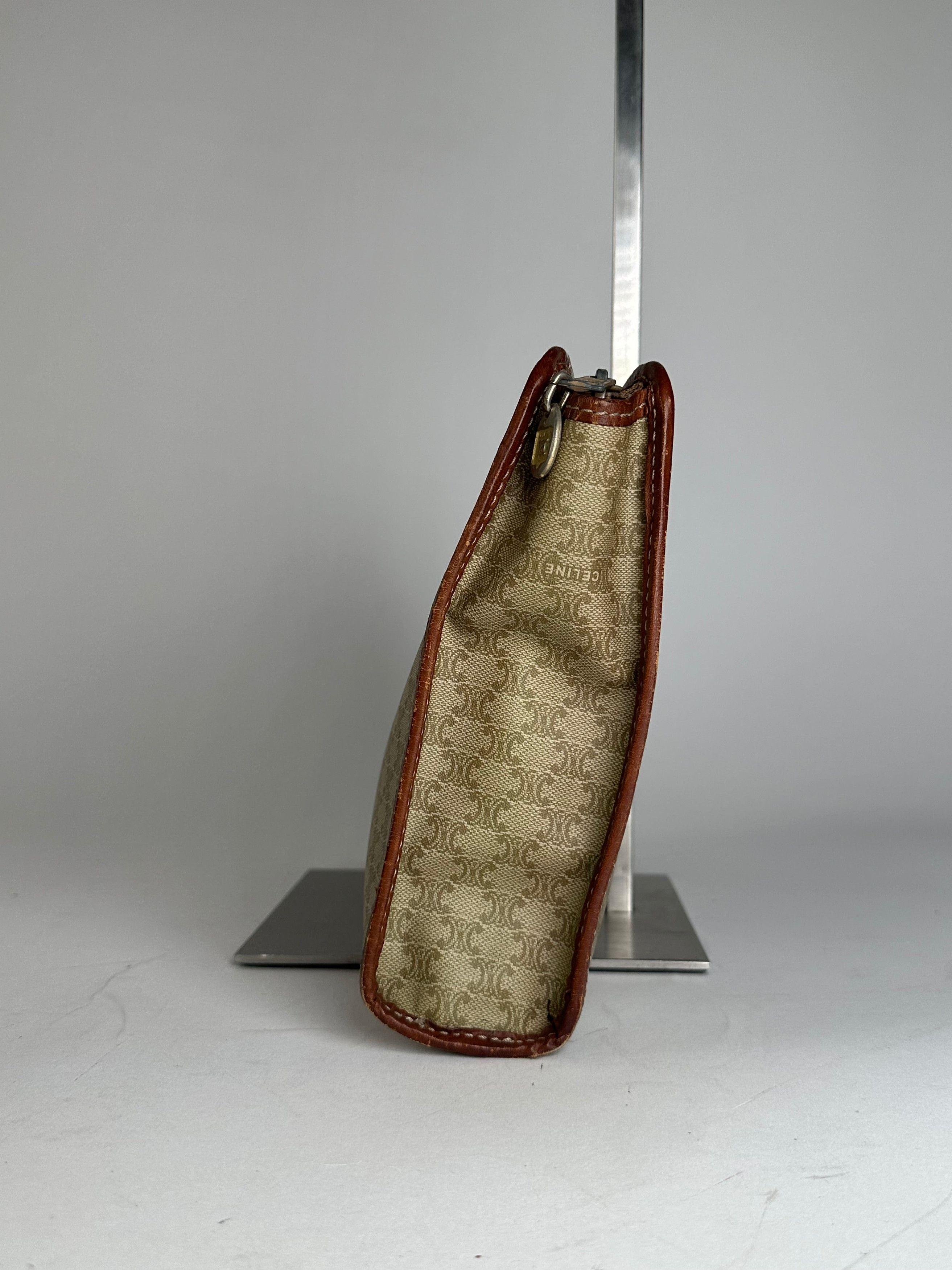 Celine Vintage Paris Triomphe Monogram Leather Clutch Beige Brown Size ONE SIZE - 7 Thumbnail