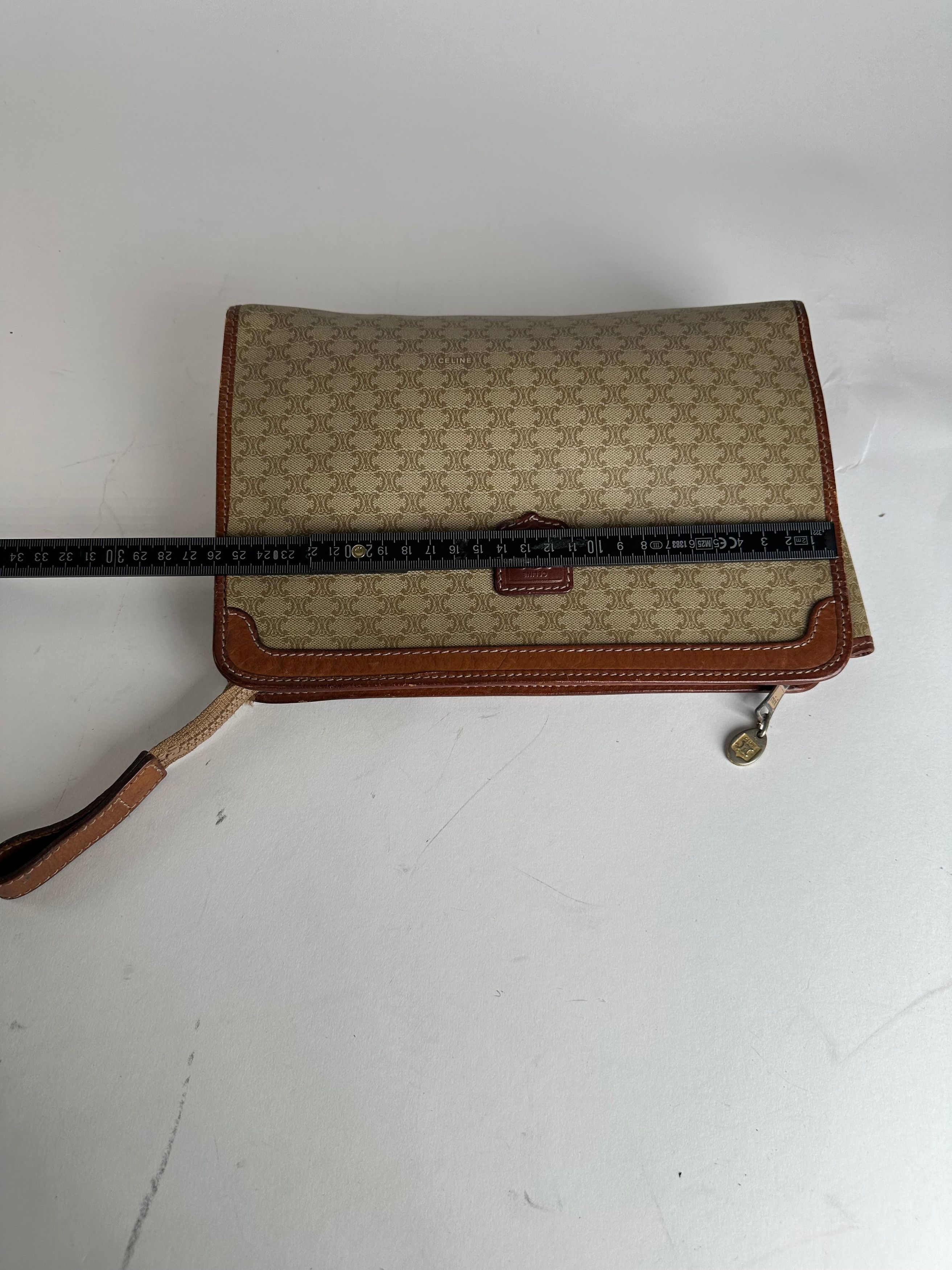 Celine Vintage Paris Triomphe Monogram Leather Clutch Beige Brown Size ONE SIZE - 9 Thumbnail