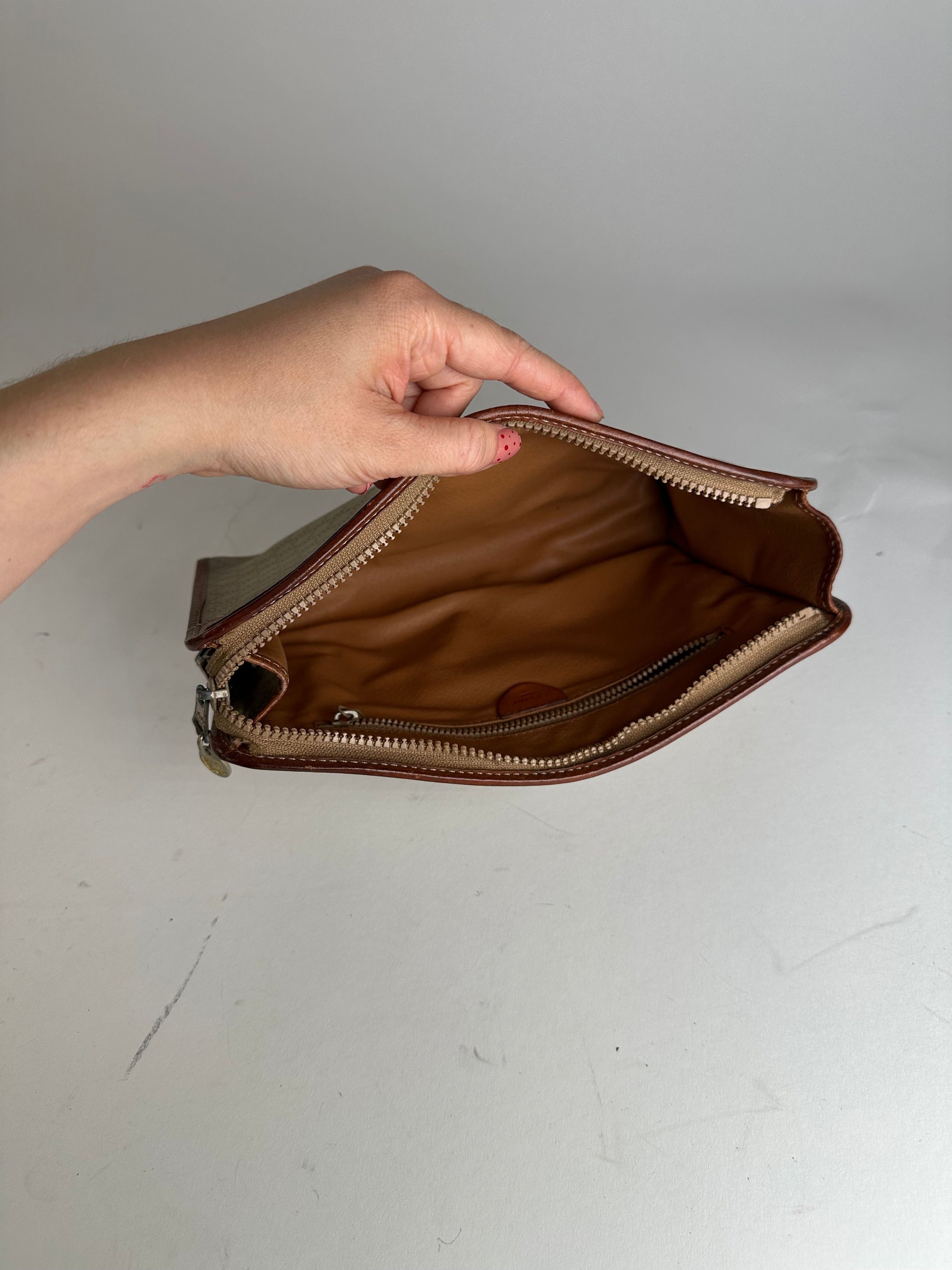Celine Vintage Paris Triomphe Monogram Leather Clutch Beige Brown Size ONE SIZE - 10 Thumbnail