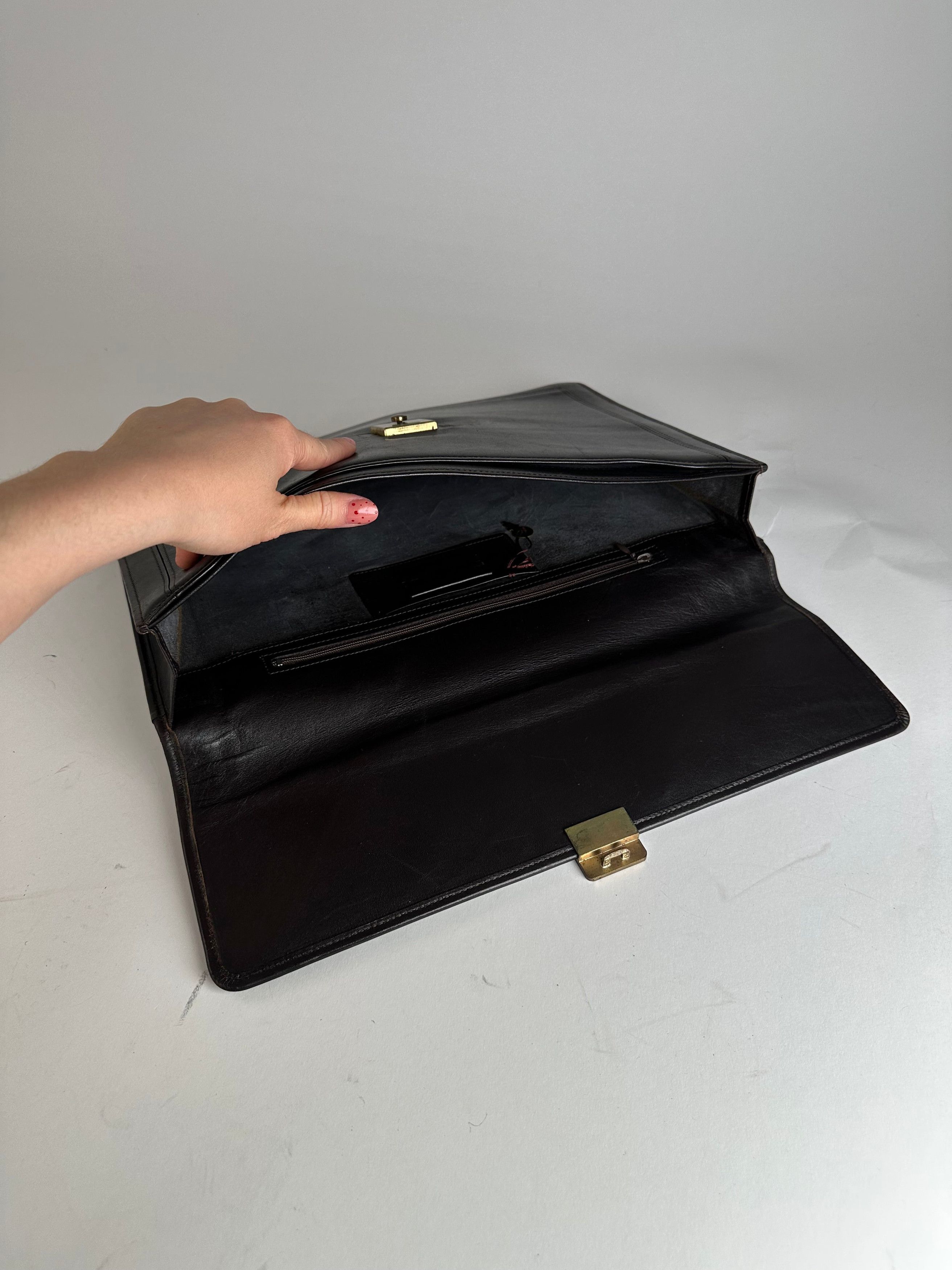 Givenchy Vintage Leather Clutch Big Brown Size ONE SIZE - 10 Thumbnail