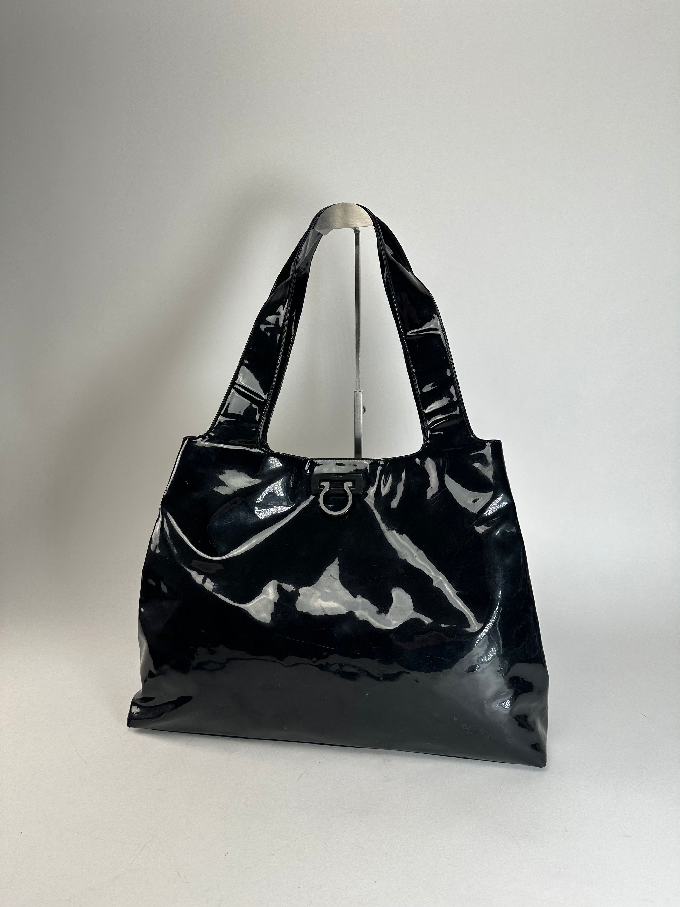 Salvatore Ferragamo Vintage Patent Leather Bag Black Size ONE SIZE - 13 Thumbnail