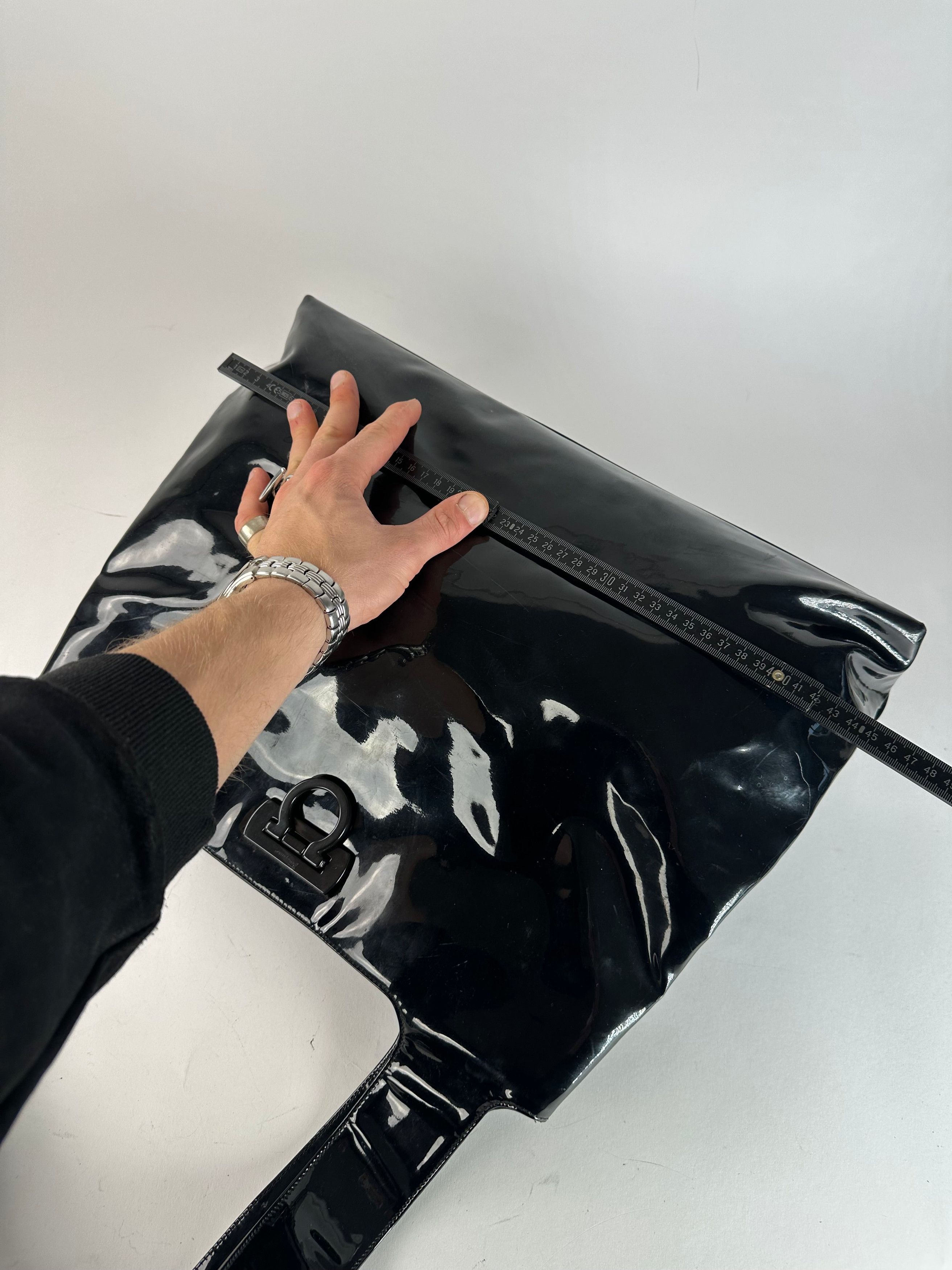 Salvatore Ferragamo Vintage Patent Leather Bag Black Size ONE SIZE - 9 Thumbnail