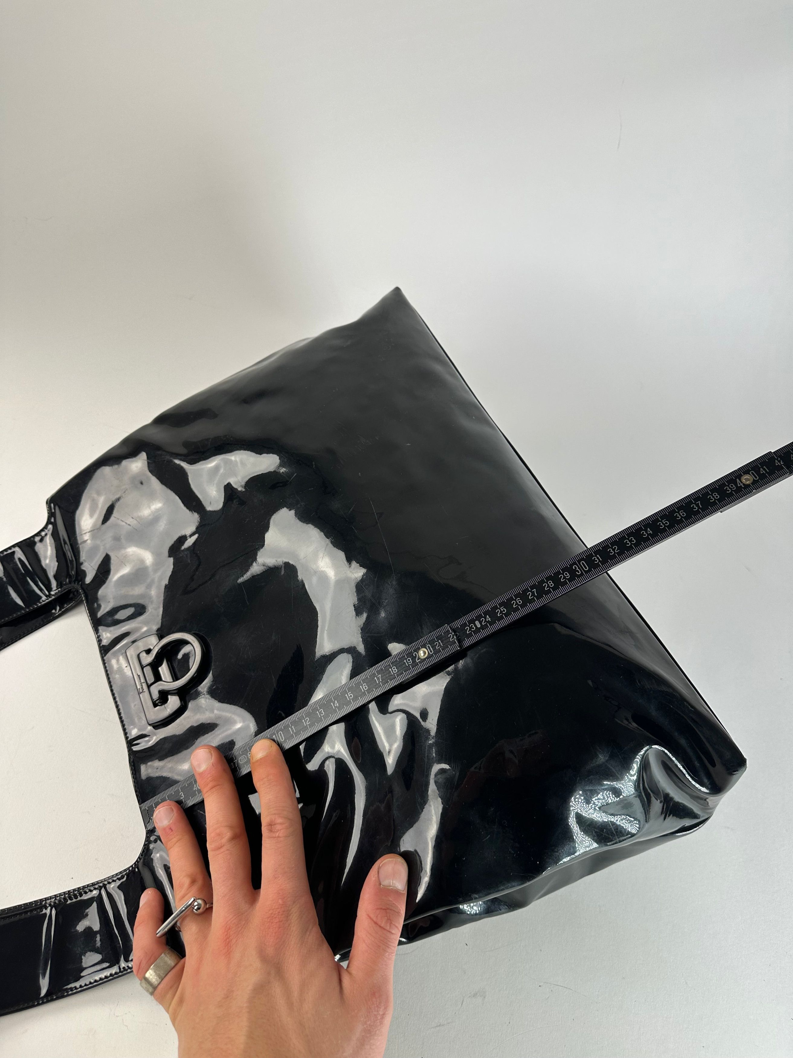 Salvatore Ferragamo Vintage Patent Leather Bag Black Size ONE SIZE - 10 Thumbnail