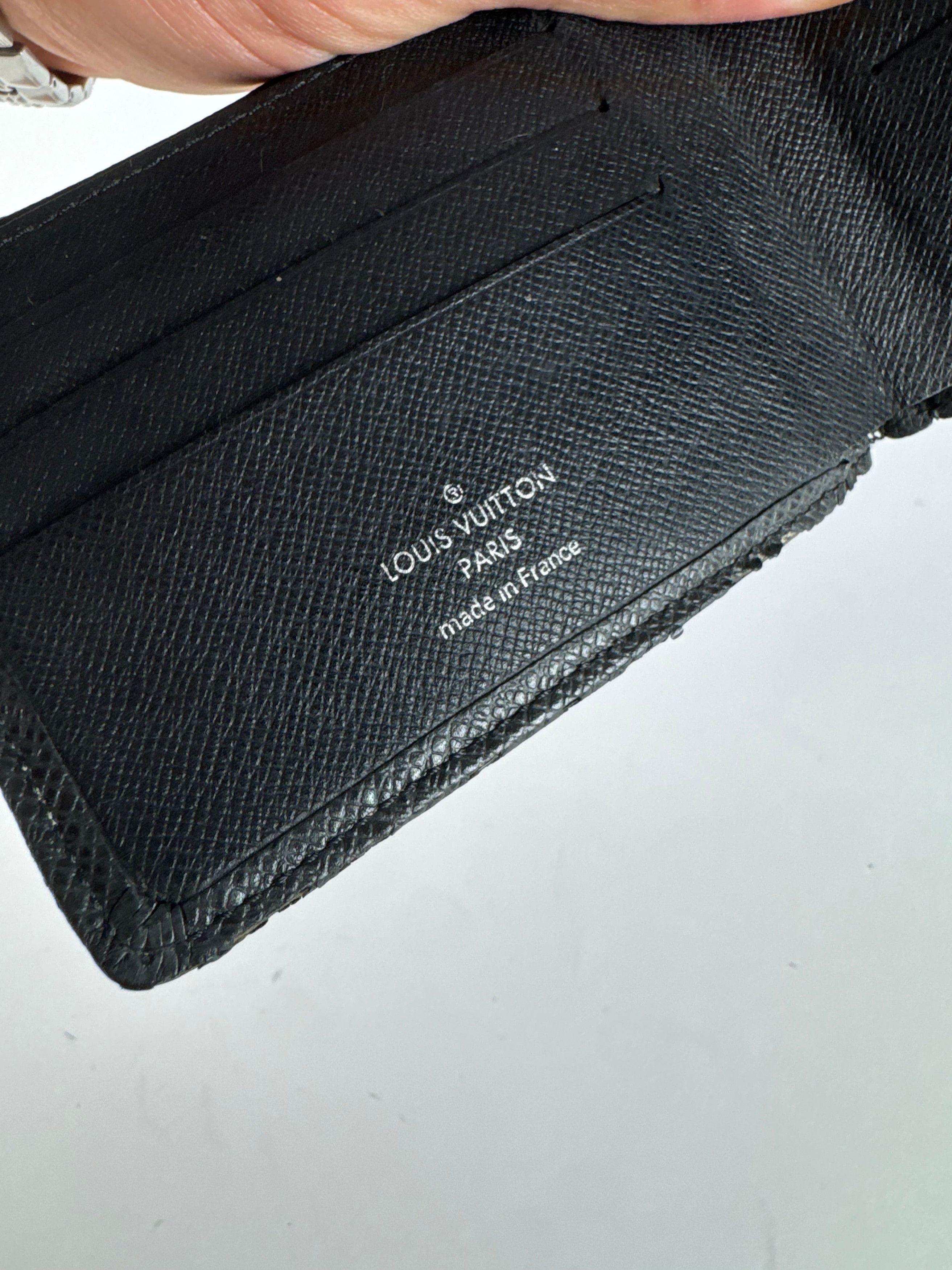 Louis Vuitton Vintage Taiga Leather Card Holder Black Size ONE SIZE - 5 Thumbnail